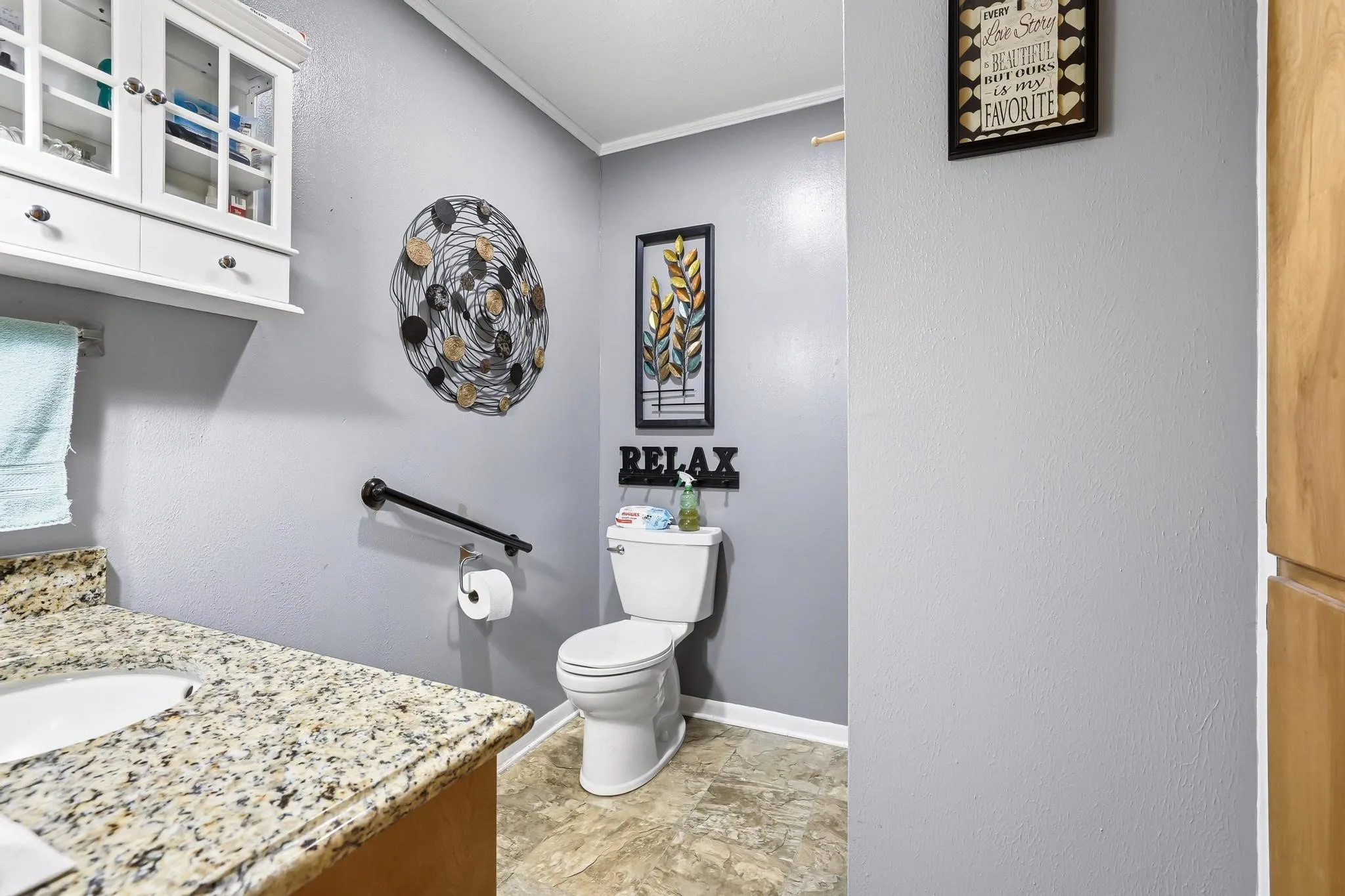 Single Family Residence For Sale in Hunt County , 506 Fm 816, Wolfe City, Texas 75496, 3 Bedroom, 2 Bathroom, Garage spaces, 2,383 Sqft, built in 1975, mls#21250211, Real Estate Agent in Wolfe City, Homes For Sale in Hunt county, Homes For Sale in Wolfe City, Realtor in Wolfe City Texas, Real Estate Brokerage Independent Realty Texas, Luminita Cordes Realtor