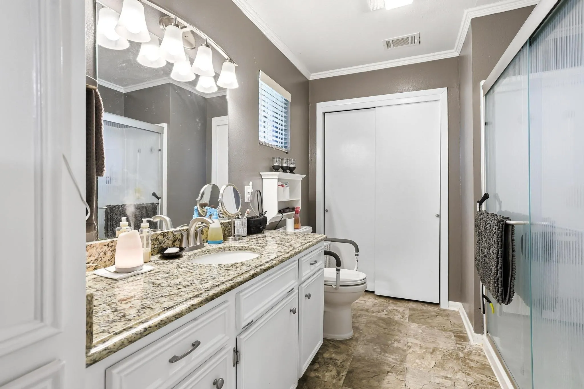 Single Family Residence For Sale in Hunt County , 506 Fm 816, Wolfe City, Texas 75496, 3 Bedroom, 2 Bathroom, Garage spaces, 2,383 Sqft, built in 1975, mls#21250211, Real Estate Agent in Wolfe City, Homes For Sale in Hunt county, Homes For Sale in Wolfe City, Realtor in Wolfe City Texas, Real Estate Brokerage Independent Realty Texas, Luminita Cordes Realtor