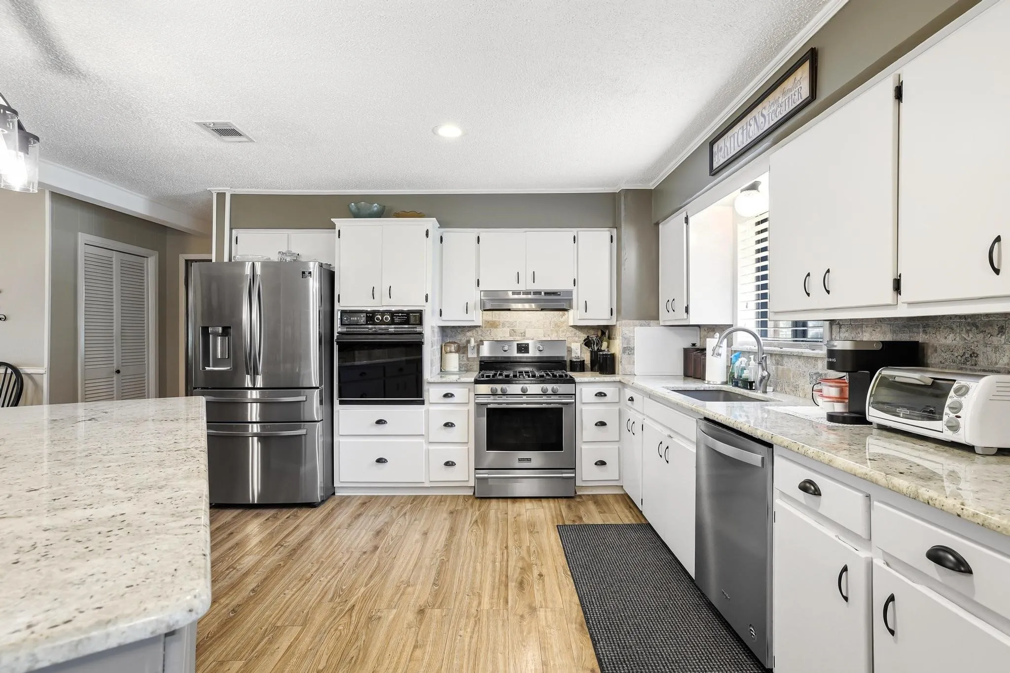 Single Family Residence For Sale in Hunt County , 506 Fm 816, Wolfe City, Texas 75496, 3 Bedroom, 2 Bathroom, Garage spaces, 2,383 Sqft, built in 1975, mls#21250211, Real Estate Agent in Wolfe City, Homes For Sale in Hunt county, Homes For Sale in Wolfe City, Realtor in Wolfe City Texas, Real Estate Brokerage Independent Realty Texas, Luminita Cordes Realtor