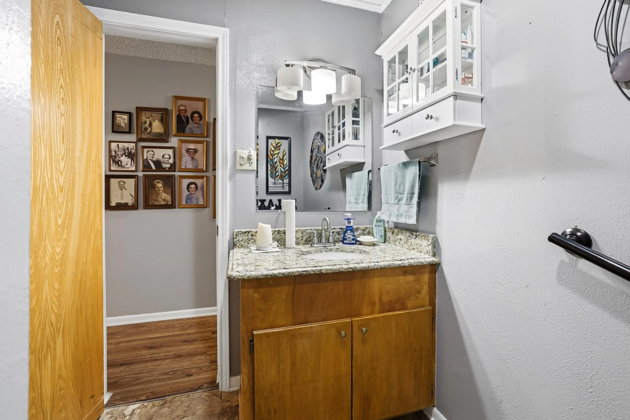 Single Family Residence For Sale in Hunt County , 506 Fm 816, Wolfe City, Texas 75496, 3 Bedroom, 2 Bathroom, Garage spaces, 2,383 Sqft, built in 1975, mls#21250211, Real Estate Agent in Wolfe City, Homes For Sale in Hunt county, Homes For Sale in Wolfe City, Realtor in Wolfe City Texas, Real Estate Brokerage Independent Realty Texas, Luminita Cordes Realtor