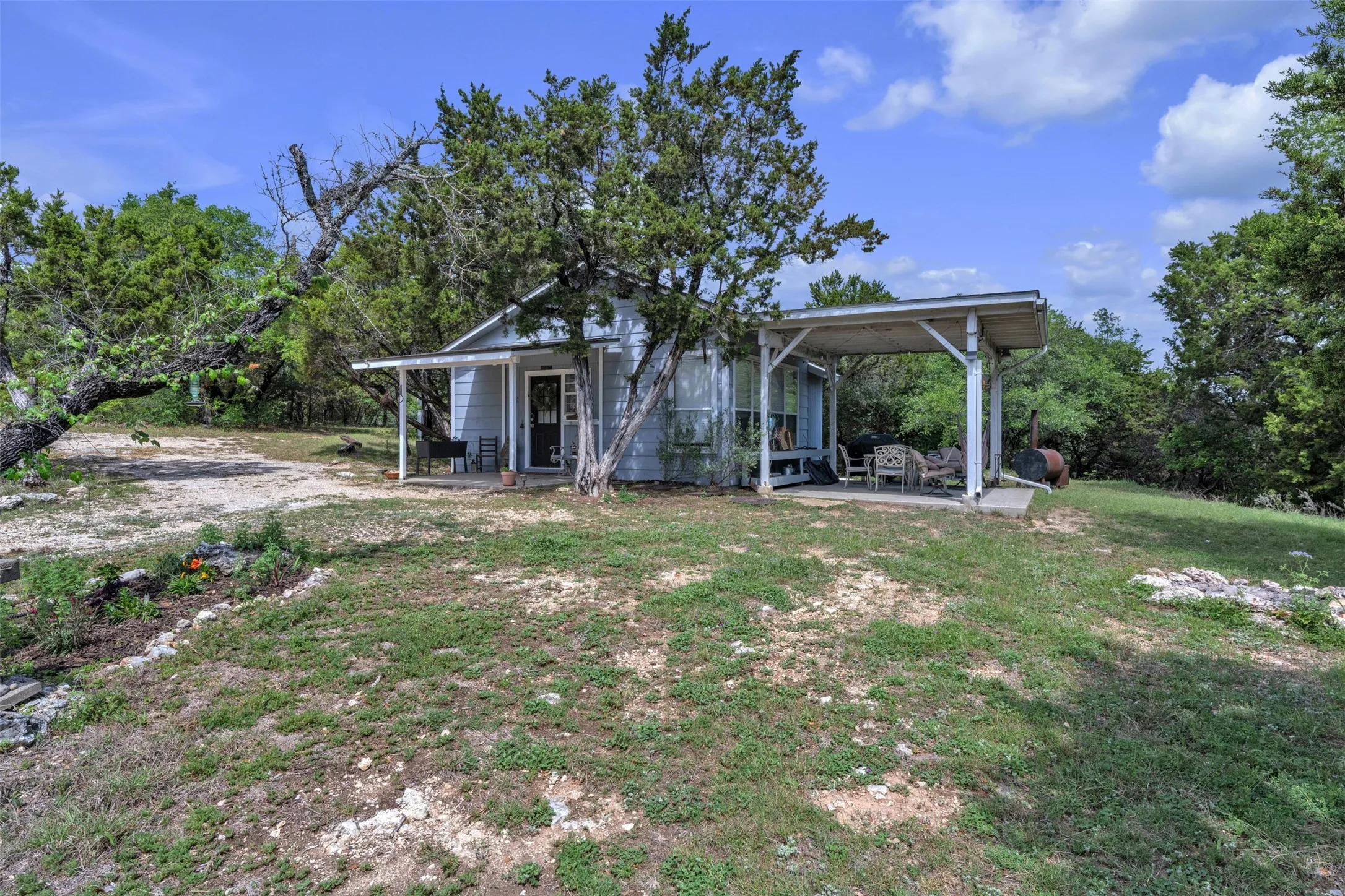 Single Family Residence For Sale in Bosque County , 1037 County Road 1190, Kopperl, Texas 76652, 1 Bedroom, 1 Bathroom, Garage spaces, 432 Sqft, built in 1990, mls#21237403, Real Estate Agent in Kopperl, Homes For Sale in Bosque county, Homes For Sale in Kopperl, Realtor in Kopperl Texas, Real Estate Brokerage Independent Realty Texas, Luminita Cordes Realtor