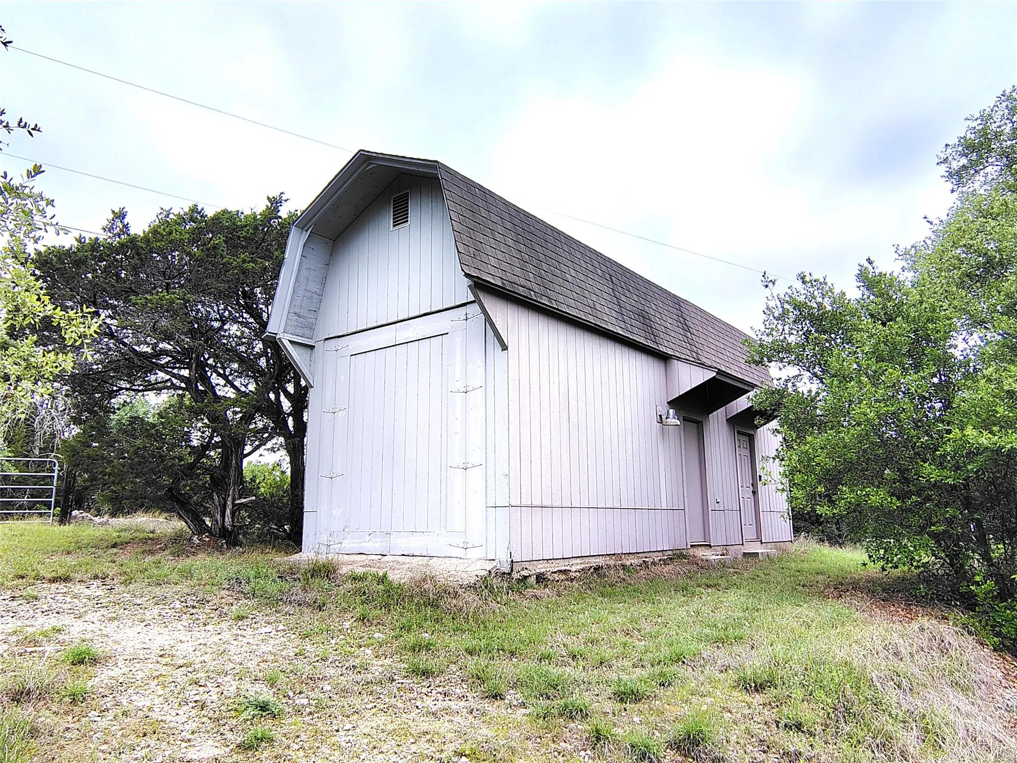 Single Family Residence For Sale in Bosque County , 1037 County Road 1190, Kopperl, Texas 76652, 1 Bedroom, 1 Bathroom, Garage spaces, 432 Sqft, built in 1990, mls#21237403, Real Estate Agent in Kopperl, Homes For Sale in Bosque county, Homes For Sale in Kopperl, Realtor in Kopperl Texas, Real Estate Brokerage Independent Realty Texas, Luminita Cordes Realtor