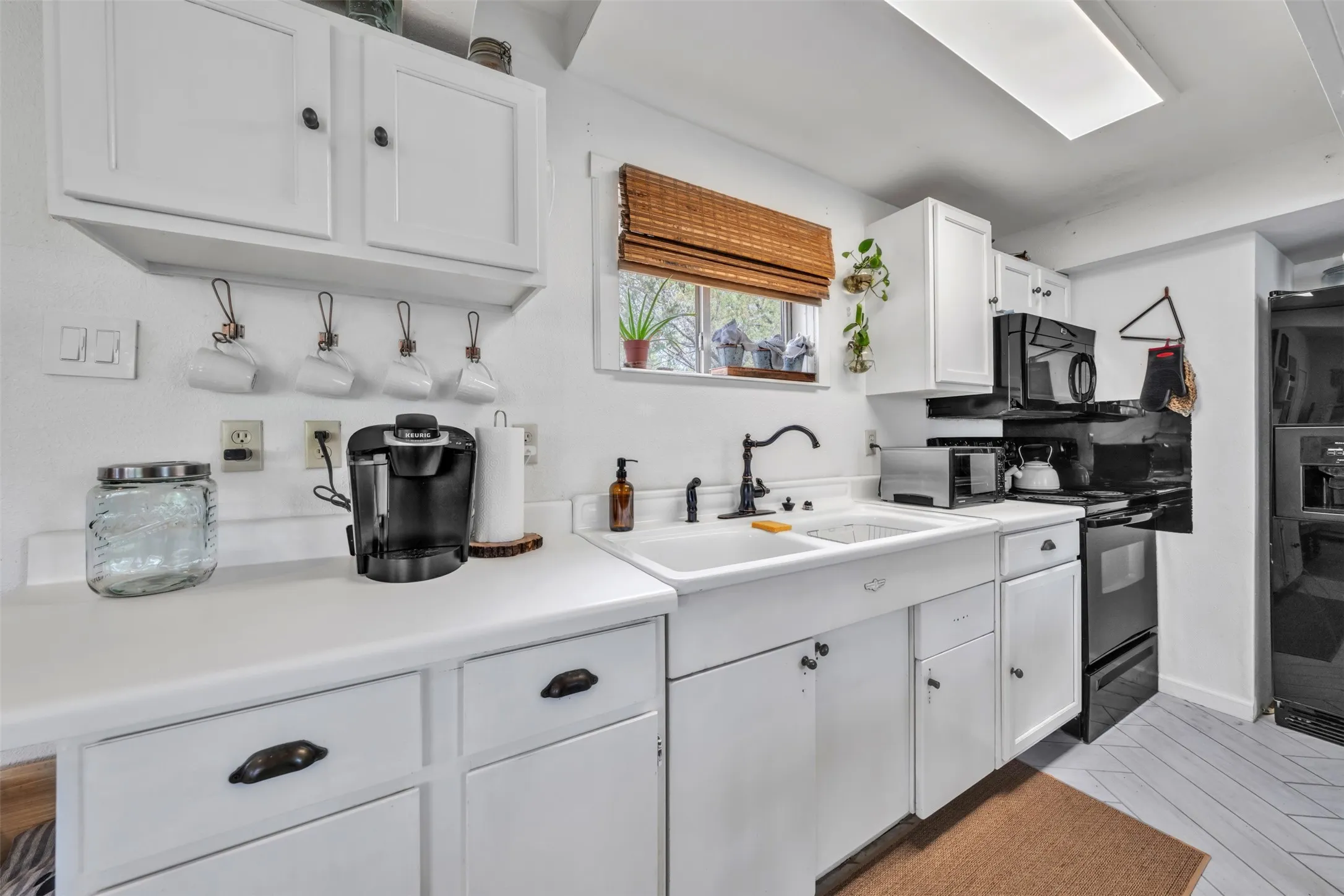Single Family Residence For Sale in Bosque County , 1037 County Road 1190, Kopperl, Texas 76652, 1 Bedroom, 1 Bathroom, Garage spaces, 432 Sqft, built in 1990, mls#21237403, Real Estate Agent in Kopperl, Homes For Sale in Bosque county, Homes For Sale in Kopperl, Realtor in Kopperl Texas, Real Estate Brokerage Independent Realty Texas, Luminita Cordes Realtor