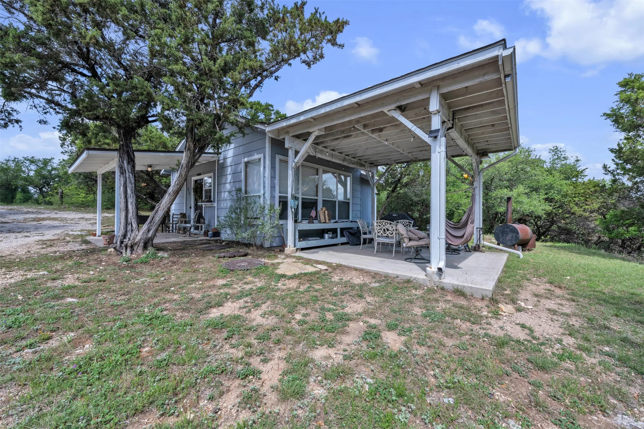 Single Family Residence For Sale in Bosque County , 1037 County Road 1190, Kopperl, Texas 76652, 1 Bedroom, 1 Bathroom, Garage spaces, 432 Sqft, built in 1990, mls#21237403, Real Estate Agent in Kopperl, Homes For Sale in Bosque county, Homes For Sale in Kopperl, Realtor in Kopperl Texas, Real Estate Brokerage Independent Realty Texas, Luminita Cordes Realtor