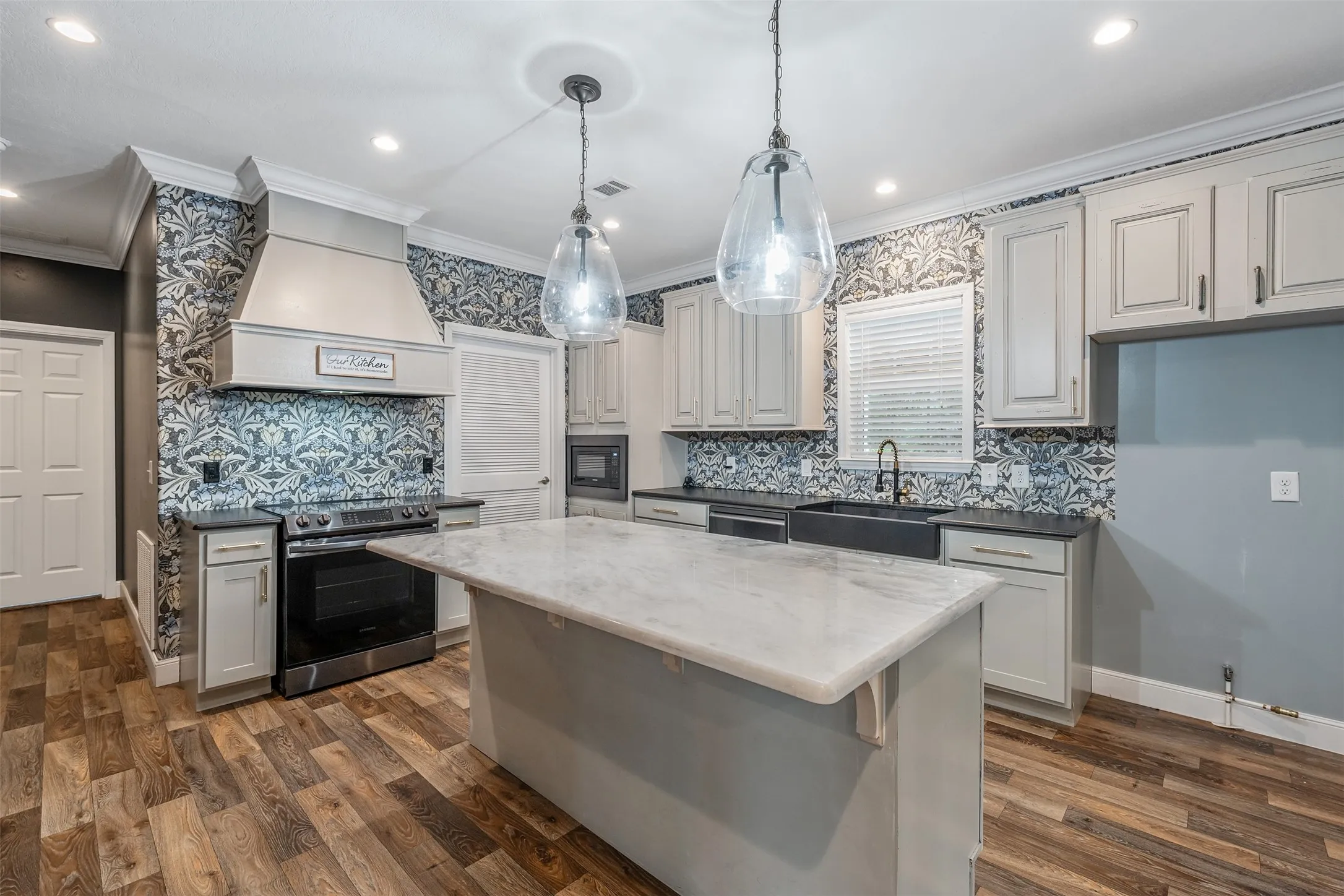 Single Family Residence For Sale in Smith County , 104 Barto Street, Arp, Texas 75750, 4 Bedroom, 3 Bathroom, Garage spaces, 2,418 Sqft, built in 2018, Preowned, mls#21250315, Real Estate Agent in Arp, Homes For Sale in Smith county, Homes For Sale in Arp, Realtor in Arp Texas, Real Estate Brokerage Independent Realty Texas, Luminita Cordes Realtor