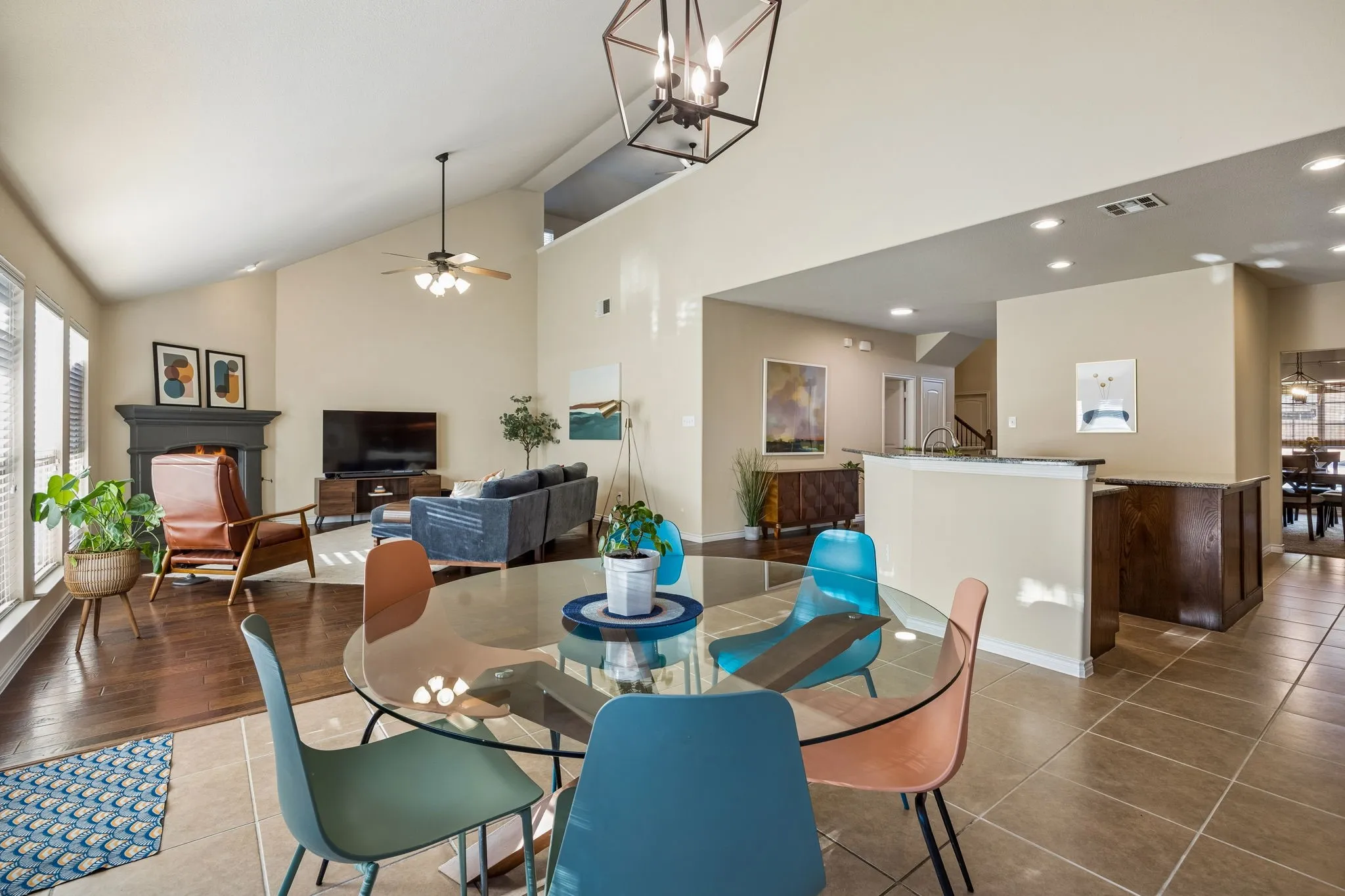 Single Family Residence For Sale in Collin County , 1500 Pillar Bluff Way, Mc Kinney, Texas 75072, 4 Bedroom, 4 Bathroom, 2 Garage spaces, 3,004 Sqft, built in 2010, Preowned, mls#21240218, Real Estate Agent in Mc Kinney, Homes For Sale in Collin county, Homes For Sale in Mc Kinney, Realtor in Mc Kinney Texas, Real Estate Brokerage Independent Realty Texas, Luminita Cordes Realtor