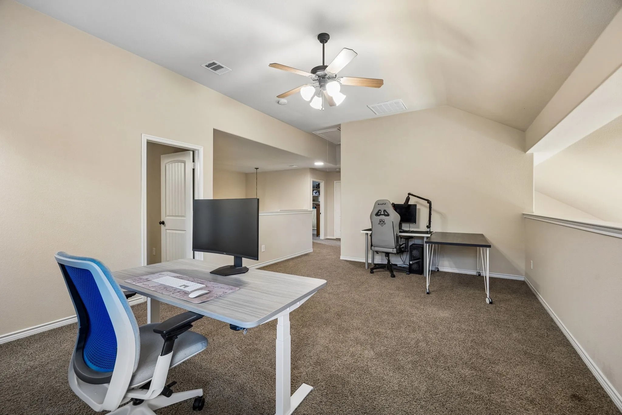 Single Family Residence For Sale in Collin County , 1500 Pillar Bluff Way, Mc Kinney, Texas 75072, 4 Bedroom, 4 Bathroom, 2 Garage spaces, 3,004 Sqft, built in 2010, Preowned, mls#21240218, Real Estate Agent in Mc Kinney, Homes For Sale in Collin county, Homes For Sale in Mc Kinney, Realtor in Mc Kinney Texas, Real Estate Brokerage Independent Realty Texas, Luminita Cordes Realtor