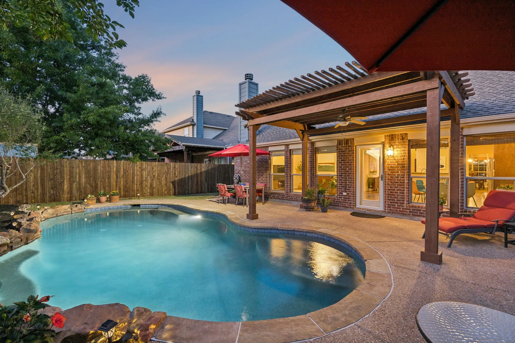 Single Family Residence For Sale in Collin County , 1500 Pillar Bluff Way, Mc Kinney, Texas 75072, 4 Bedroom, 4 Bathroom, 2 Garage spaces, 3,004 Sqft, built in 2010, Preowned, mls#21240218, Real Estate Agent in Mc Kinney, Homes For Sale in Collin county, Homes For Sale in Mc Kinney, Realtor in Mc Kinney Texas, Real Estate Brokerage Independent Realty Texas, Luminita Cordes Realtor