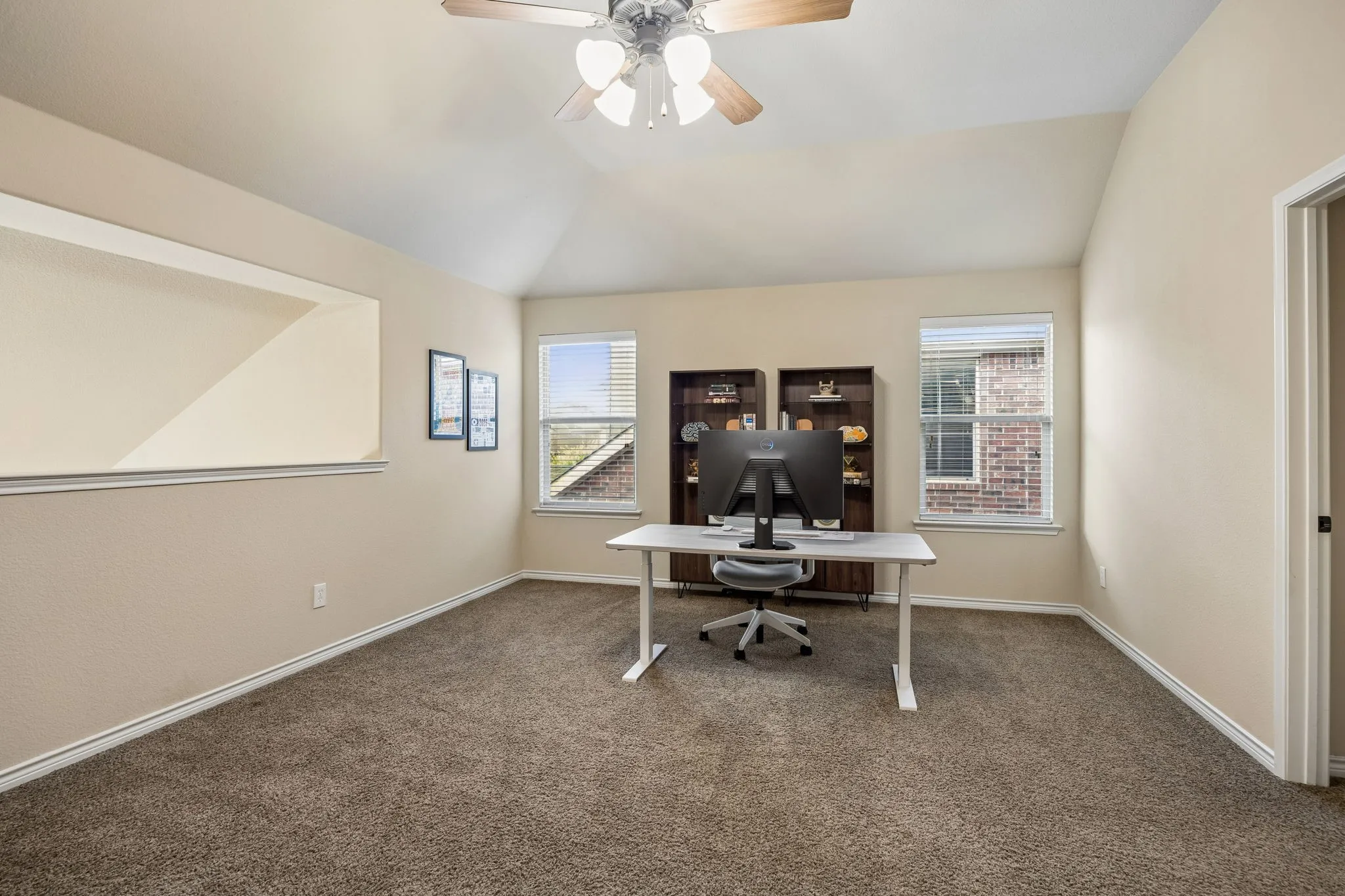 Single Family Residence For Sale in Collin County , 1500 Pillar Bluff Way, Mc Kinney, Texas 75072, 4 Bedroom, 4 Bathroom, 2 Garage spaces, 3,004 Sqft, built in 2010, Preowned, mls#21240218, Real Estate Agent in Mc Kinney, Homes For Sale in Collin county, Homes For Sale in Mc Kinney, Realtor in Mc Kinney Texas, Real Estate Brokerage Independent Realty Texas, Luminita Cordes Realtor