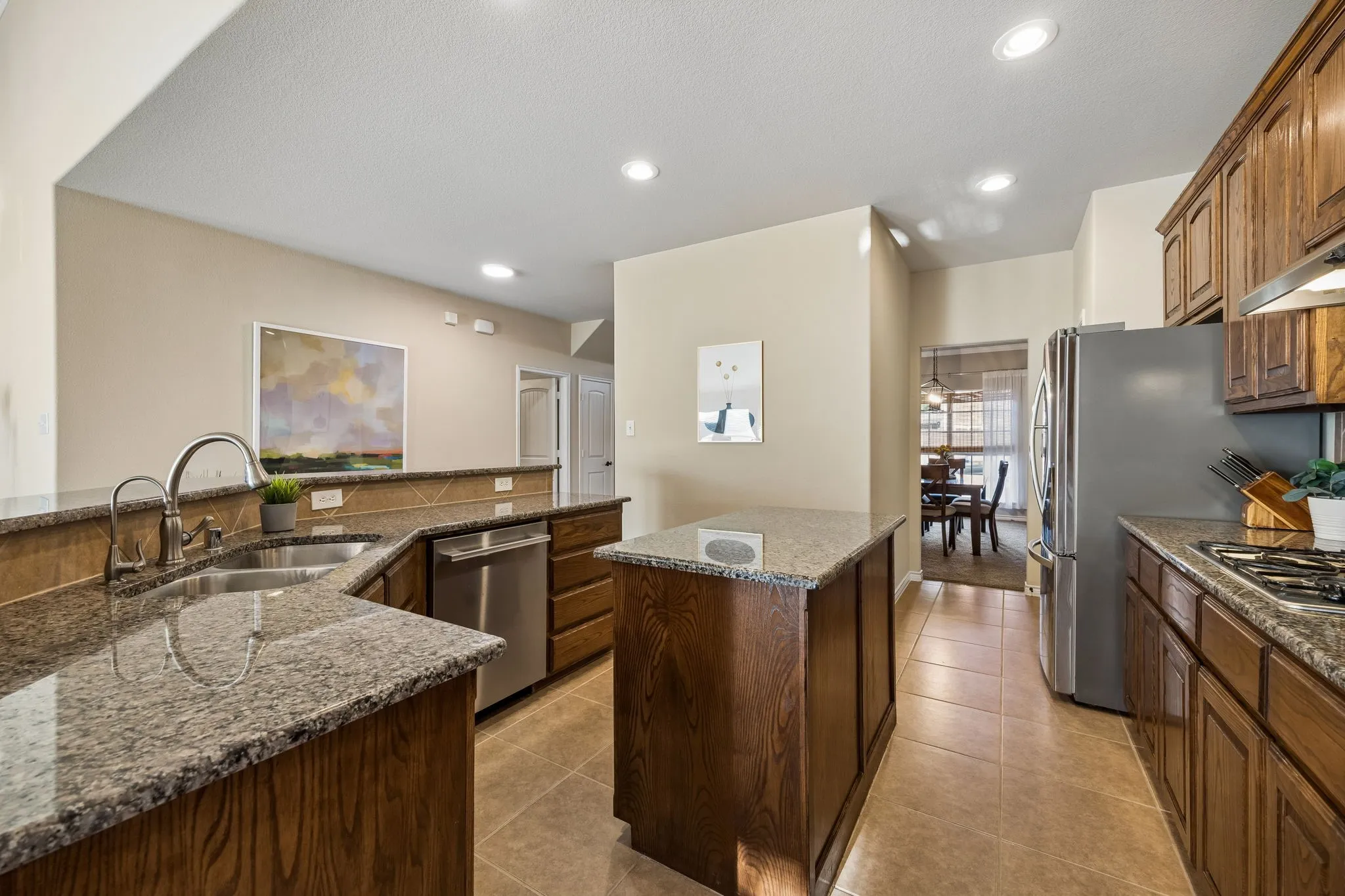 Single Family Residence For Sale in Collin County , 1500 Pillar Bluff Way, Mc Kinney, Texas 75072, 4 Bedroom, 4 Bathroom, 2 Garage spaces, 3,004 Sqft, built in 2010, Preowned, mls#21240218, Real Estate Agent in Mc Kinney, Homes For Sale in Collin county, Homes For Sale in Mc Kinney, Realtor in Mc Kinney Texas, Real Estate Brokerage Independent Realty Texas, Luminita Cordes Realtor