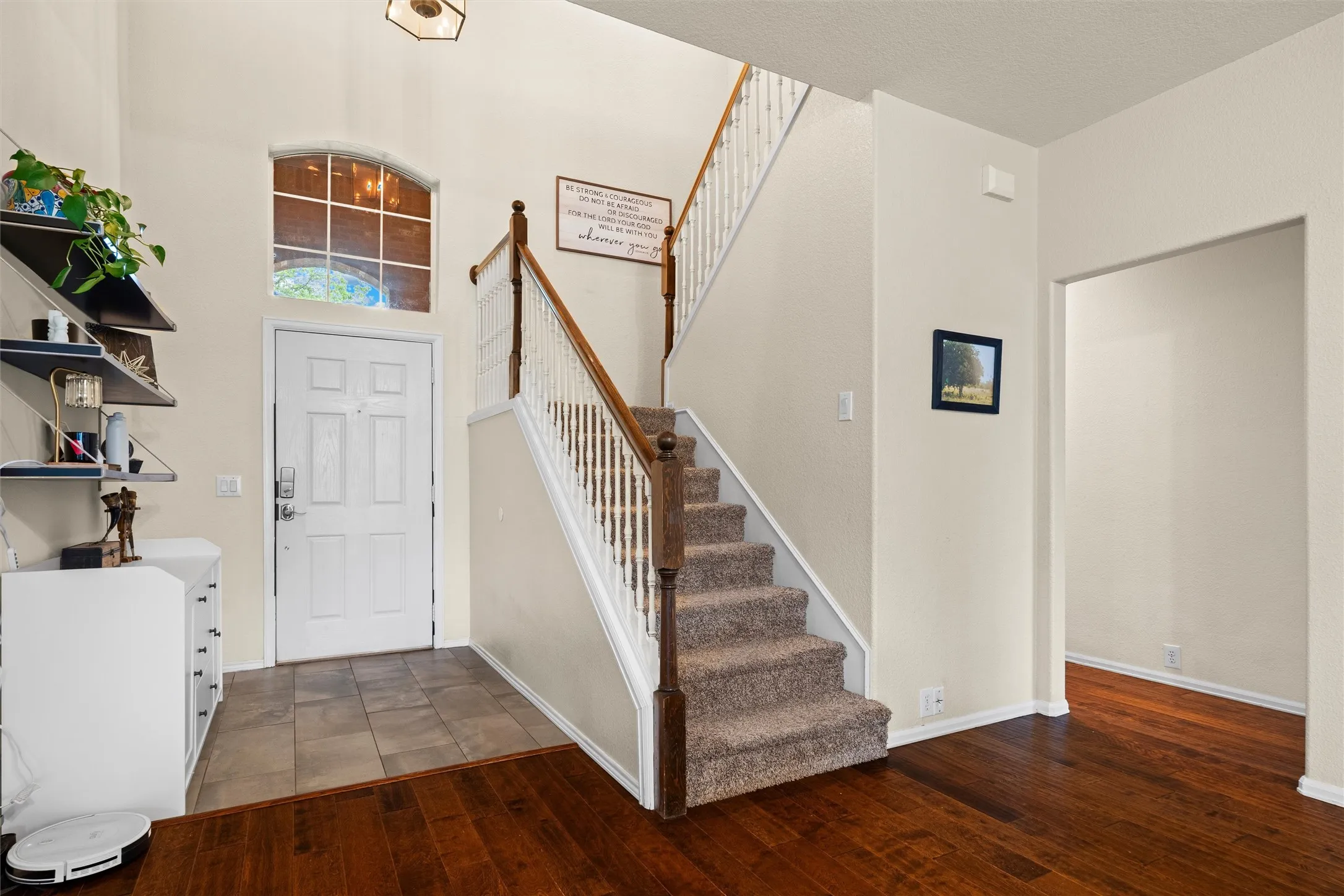 Single Family Residence For Sale in Tarrant County , 2815 S Serrano, Grand Prairie, Texas 75054, 4 Bedroom, 3 Bathroom, 2 Garage spaces, 2,852 Sqft, built in 2006, mls#21249990, Real Estate Agent in Grand Prairie, Homes For Sale in Tarrant county, Homes For Sale in Grand Prairie, Realtor in Grand Prairie Texas, Real Estate Brokerage Independent Realty Texas, Luminita Cordes Realtor