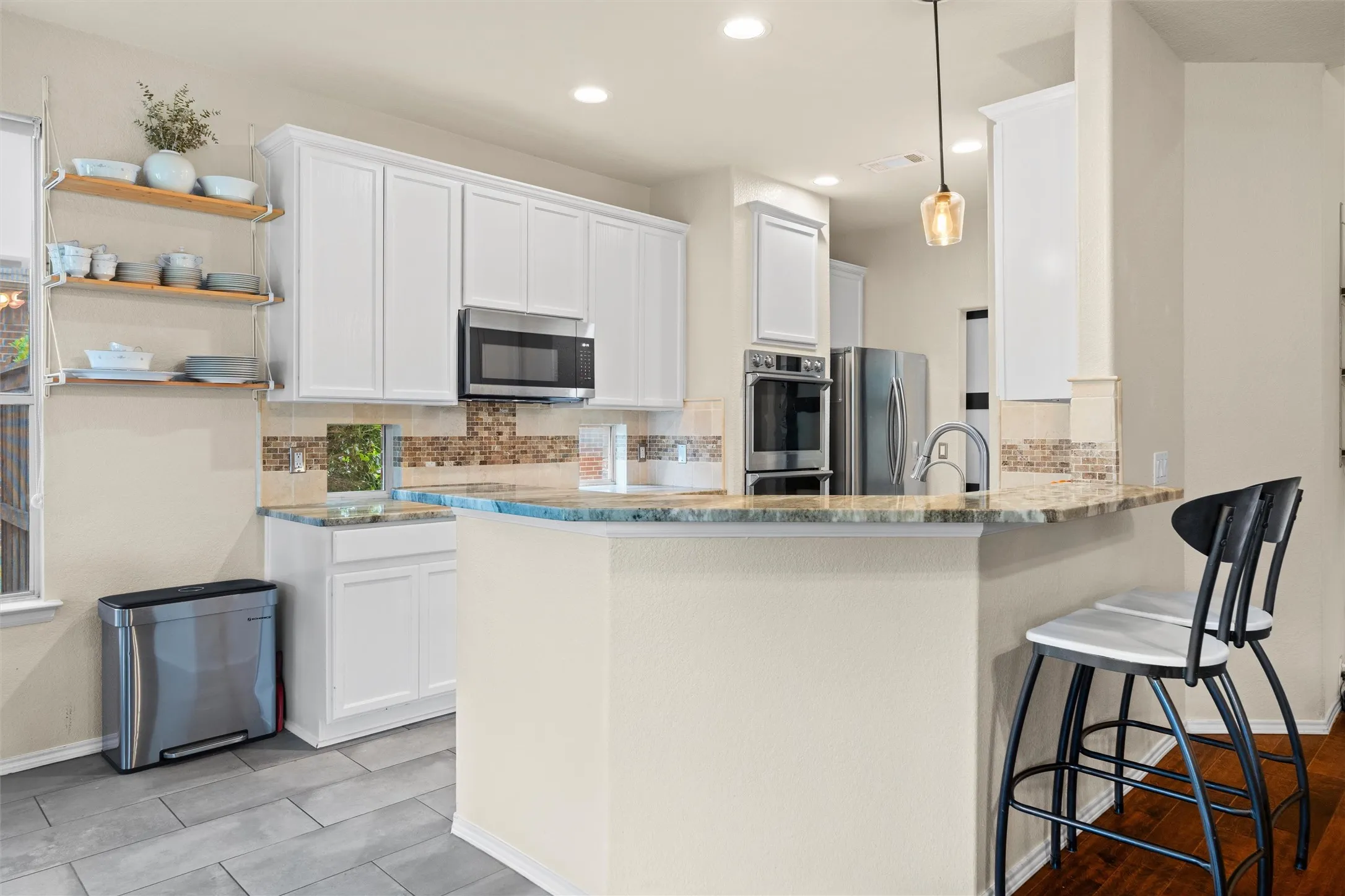Single Family Residence For Sale in Tarrant County , 2815 S Serrano, Grand Prairie, Texas 75054, 4 Bedroom, 3 Bathroom, 2 Garage spaces, 2,852 Sqft, built in 2006, mls#21249990, Real Estate Agent in Grand Prairie, Homes For Sale in Tarrant county, Homes For Sale in Grand Prairie, Realtor in Grand Prairie Texas, Real Estate Brokerage Independent Realty Texas, Luminita Cordes Realtor