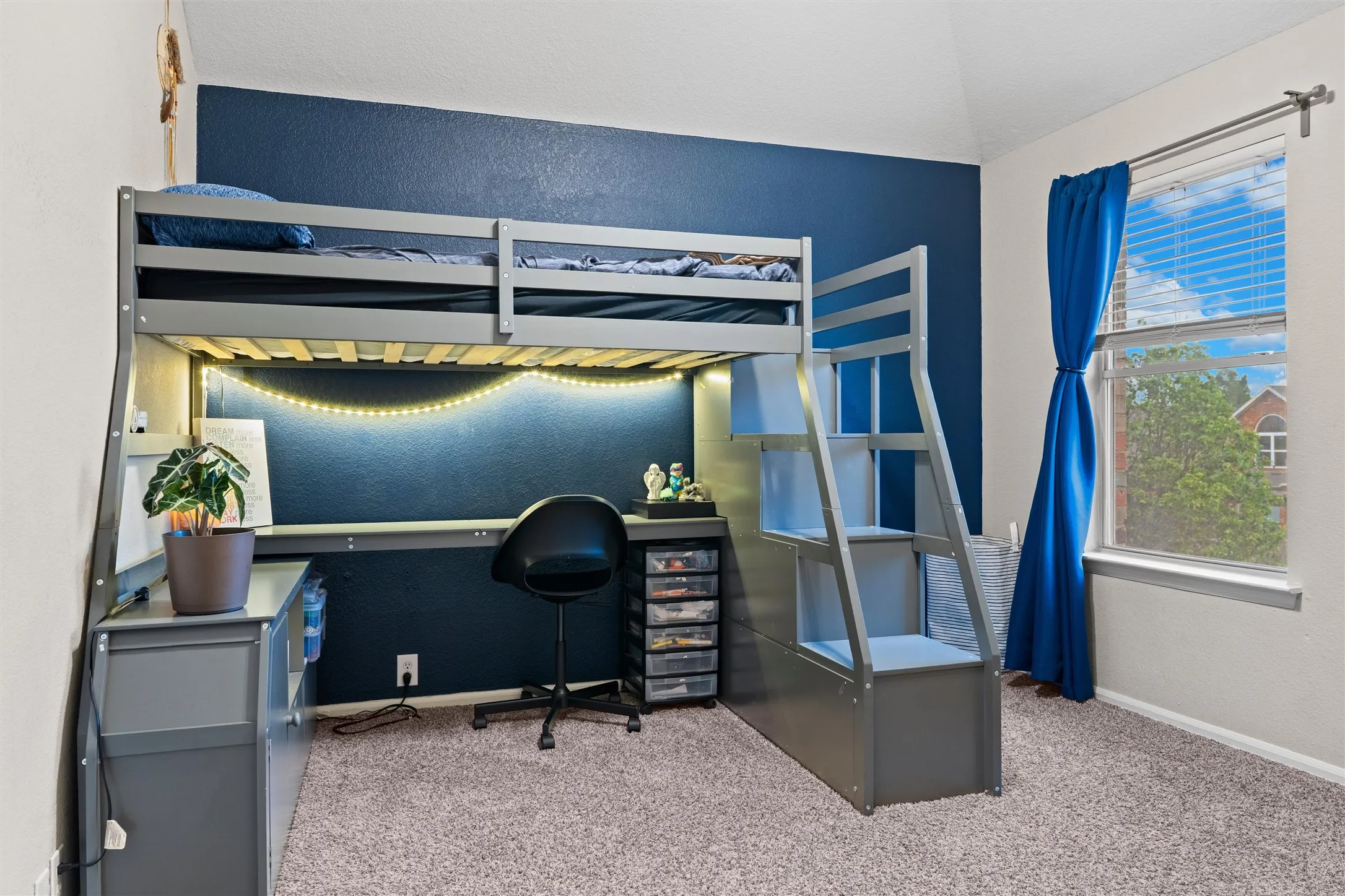 Single Family Residence For Sale in Tarrant County , 2815 S Serrano, Grand Prairie, Texas 75054, 4 Bedroom, 3 Bathroom, 2 Garage spaces, 2,852 Sqft, built in 2006, mls#21249990, Real Estate Agent in Grand Prairie, Homes For Sale in Tarrant county, Homes For Sale in Grand Prairie, Realtor in Grand Prairie Texas, Real Estate Brokerage Independent Realty Texas, Luminita Cordes Realtor