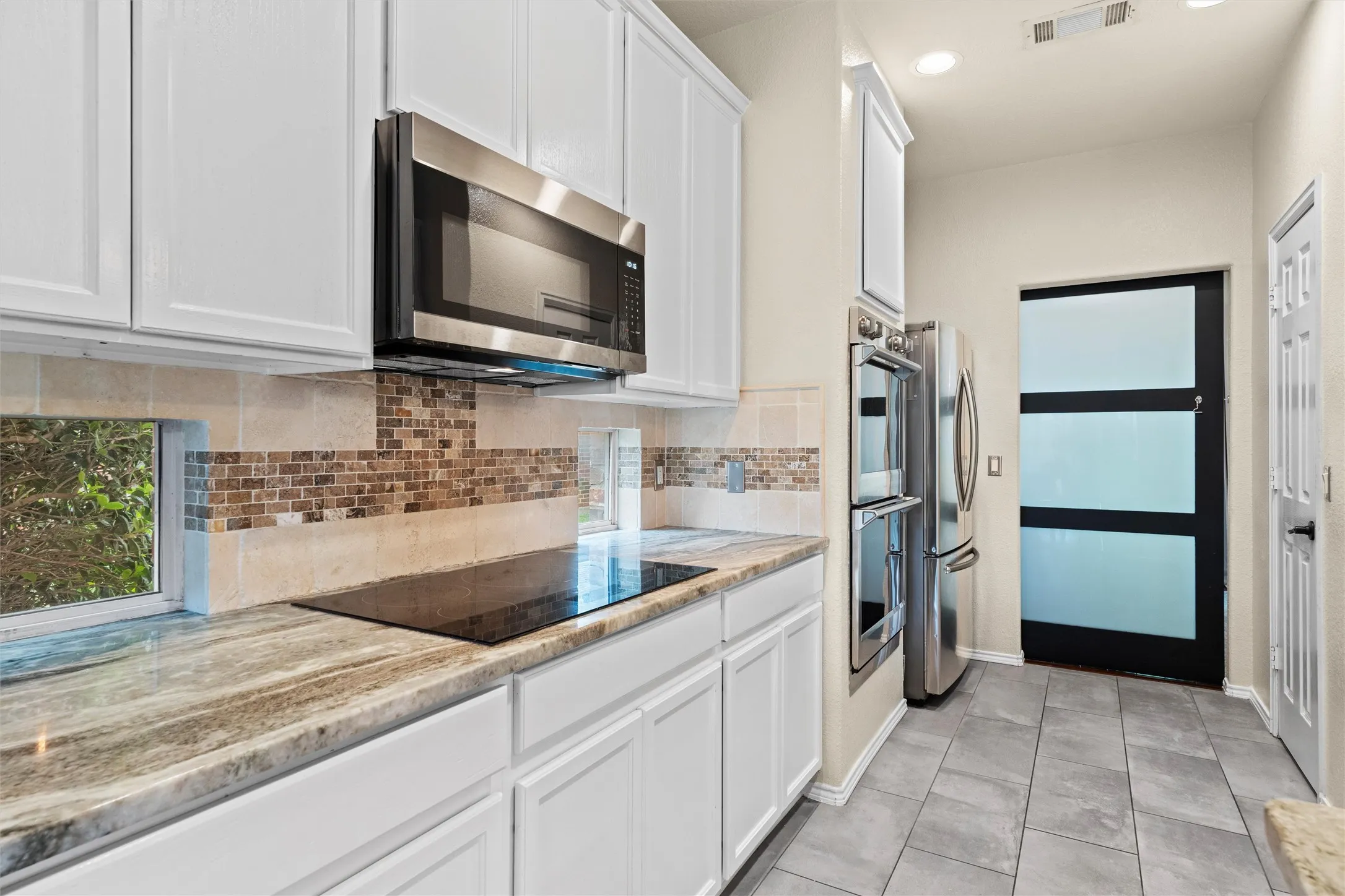 Single Family Residence For Sale in Tarrant County , 2815 S Serrano, Grand Prairie, Texas 75054, 4 Bedroom, 3 Bathroom, 2 Garage spaces, 2,852 Sqft, built in 2006, mls#21249990, Real Estate Agent in Grand Prairie, Homes For Sale in Tarrant county, Homes For Sale in Grand Prairie, Realtor in Grand Prairie Texas, Real Estate Brokerage Independent Realty Texas, Luminita Cordes Realtor
