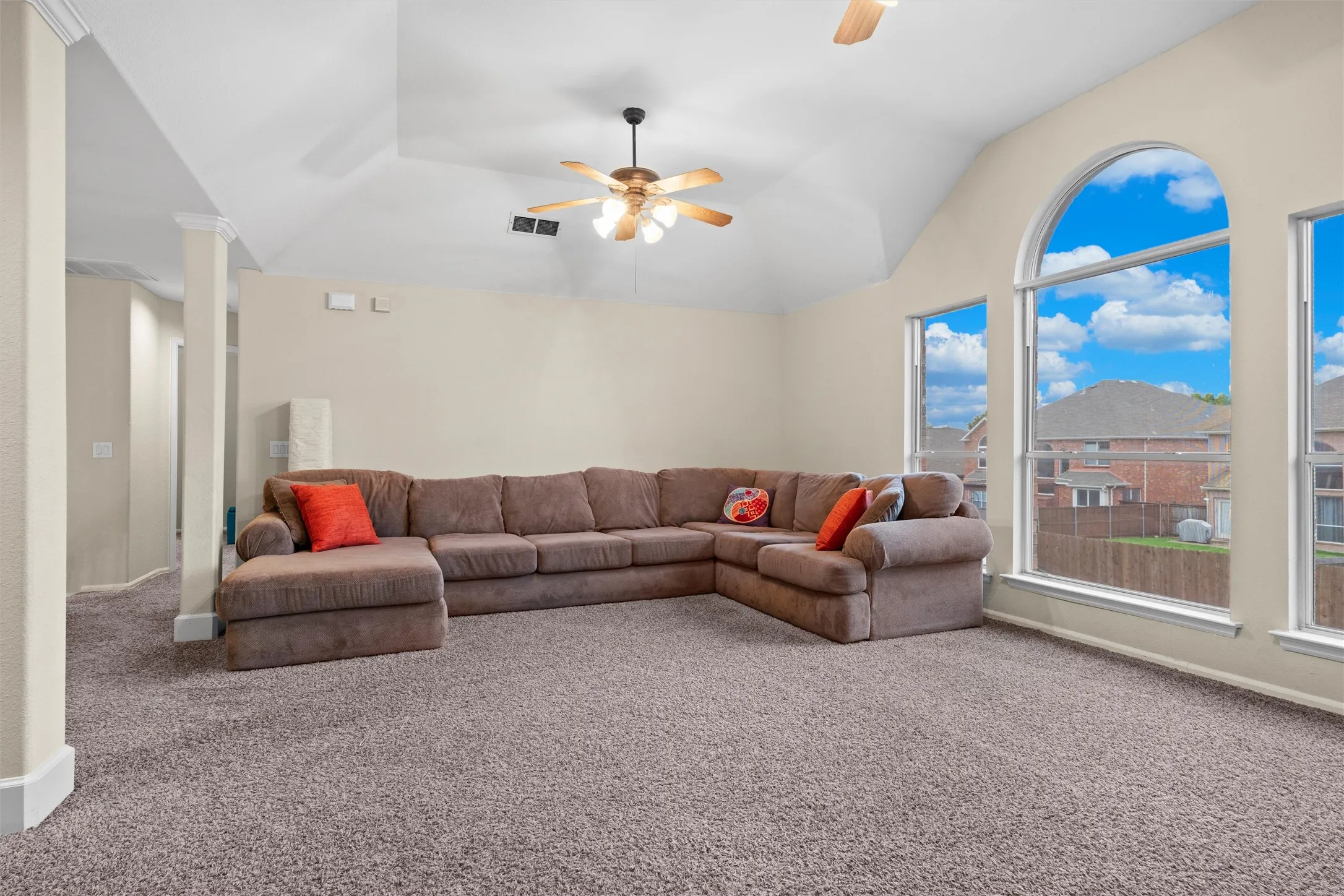 Single Family Residence For Sale in Tarrant County , 2815 S Serrano, Grand Prairie, Texas 75054, 4 Bedroom, 3 Bathroom, 2 Garage spaces, 2,852 Sqft, built in 2006, mls#21249990, Real Estate Agent in Grand Prairie, Homes For Sale in Tarrant county, Homes For Sale in Grand Prairie, Realtor in Grand Prairie Texas, Real Estate Brokerage Independent Realty Texas, Luminita Cordes Realtor
