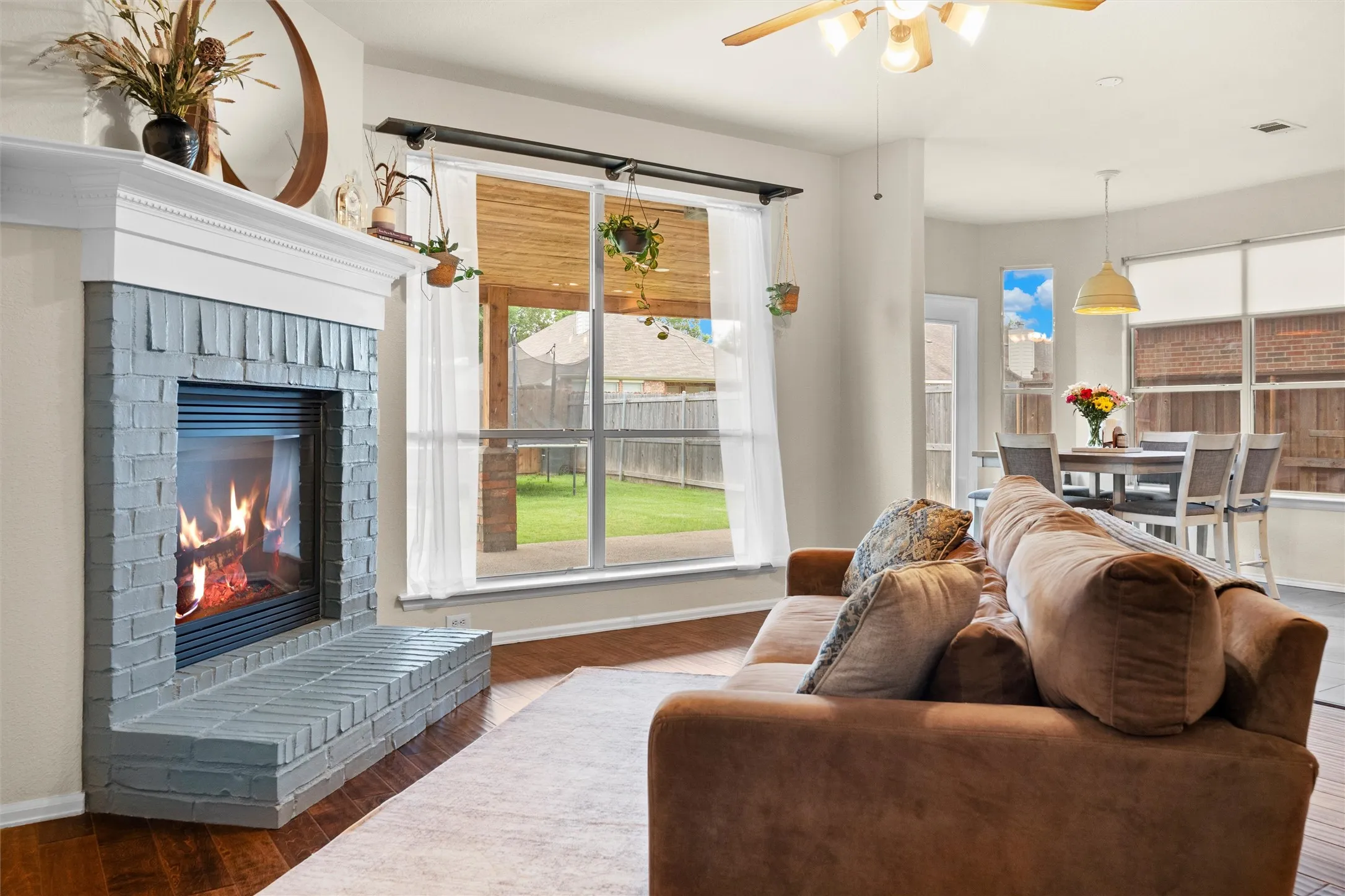 Single Family Residence For Sale in Tarrant County , 2815 S Serrano, Grand Prairie, Texas 75054, 4 Bedroom, 3 Bathroom, 2 Garage spaces, 2,852 Sqft, built in 2006, mls#21249990, Real Estate Agent in Grand Prairie, Homes For Sale in Tarrant county, Homes For Sale in Grand Prairie, Realtor in Grand Prairie Texas, Real Estate Brokerage Independent Realty Texas, Luminita Cordes Realtor