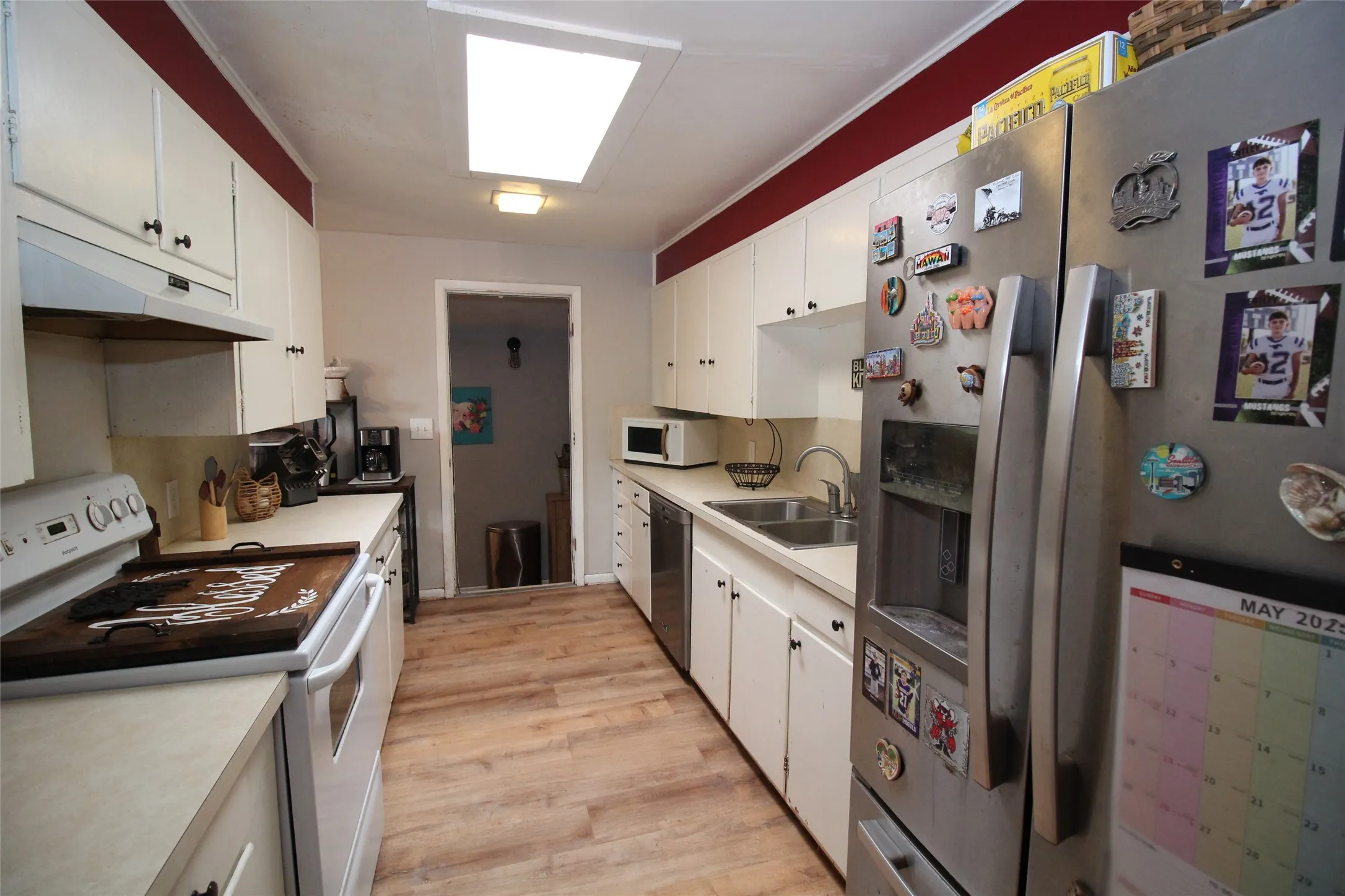 Single Family Residence For Sale in Knox County , 810 W Eden Street, Munday, Texas 76371, 3 Bedroom, 2 Bathroom, Garage spaces, 1,487 Sqft, built in 1970, mls#21249108, Real Estate Agent in Munday, Homes For Sale in Knox county, Homes For Sale in Munday, Realtor in Munday Texas, Real Estate Brokerage Independent Realty Texas, Luminita Cordes Realtor