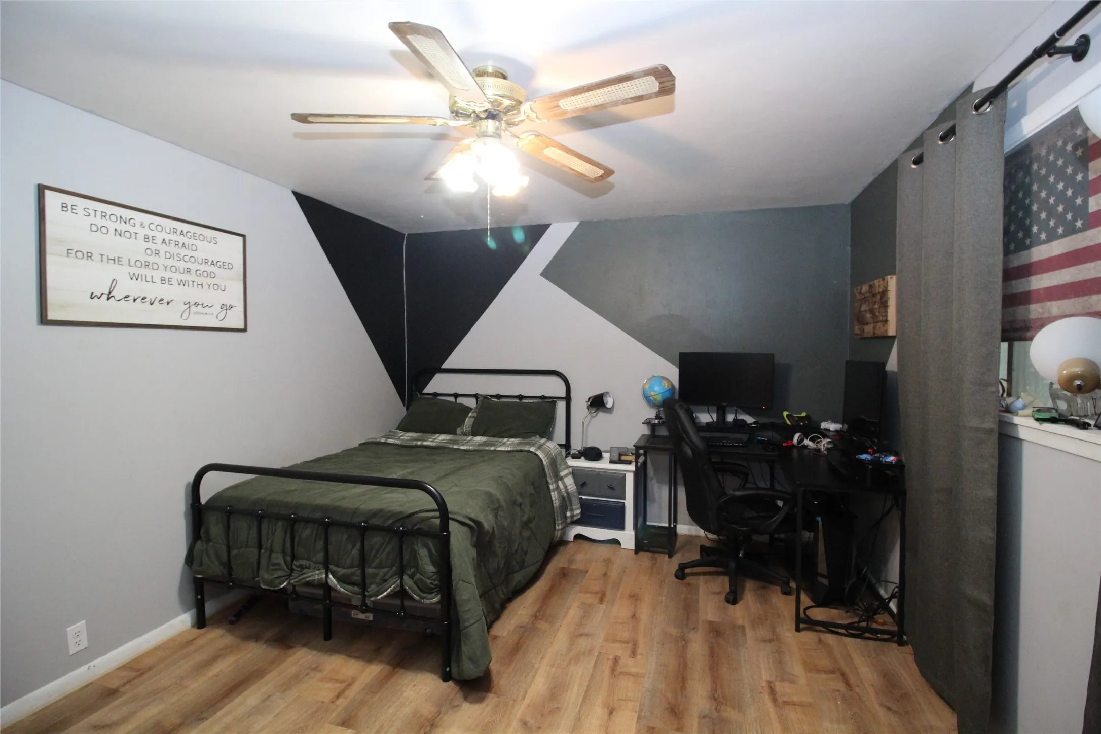 Single Family Residence For Sale in Knox County , 810 W Eden Street, Munday, Texas 76371, 3 Bedroom, 2 Bathroom, Garage spaces, 1,487 Sqft, built in 1970, mls#21249108, Real Estate Agent in Munday, Homes For Sale in Knox county, Homes For Sale in Munday, Realtor in Munday Texas, Real Estate Brokerage Independent Realty Texas, Luminita Cordes Realtor
