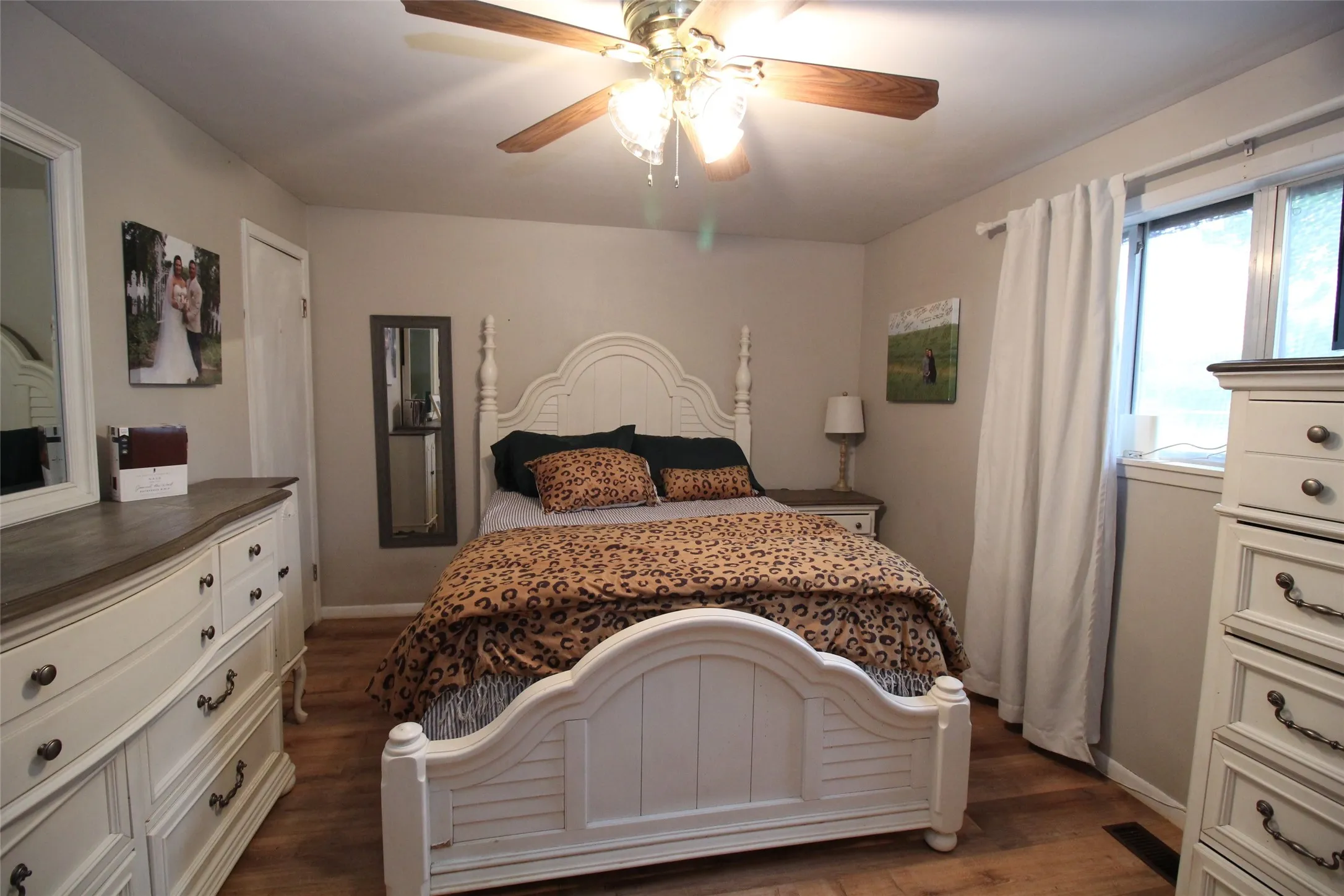 Single Family Residence For Sale in Knox County , 810 W Eden Street, Munday, Texas 76371, 3 Bedroom, 2 Bathroom, Garage spaces, 1,487 Sqft, built in 1970, mls#21249108, Real Estate Agent in Munday, Homes For Sale in Knox county, Homes For Sale in Munday, Realtor in Munday Texas, Real Estate Brokerage Independent Realty Texas, Luminita Cordes Realtor