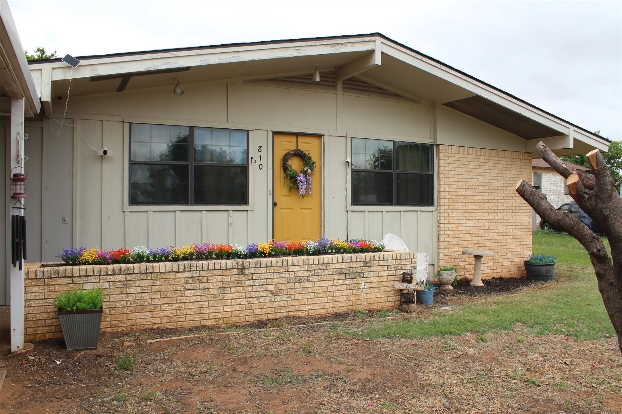 Single Family Residence For Sale in Knox County , 810 W Eden Street, Munday, Texas 76371, 3 Bedroom, 2 Bathroom, Garage spaces, 1,487 Sqft, built in 1970, mls#21249108, Real Estate Agent in Munday, Homes For Sale in Knox county, Homes For Sale in Munday, Realtor in Munday Texas, Real Estate Brokerage Independent Realty Texas, Luminita Cordes Realtor