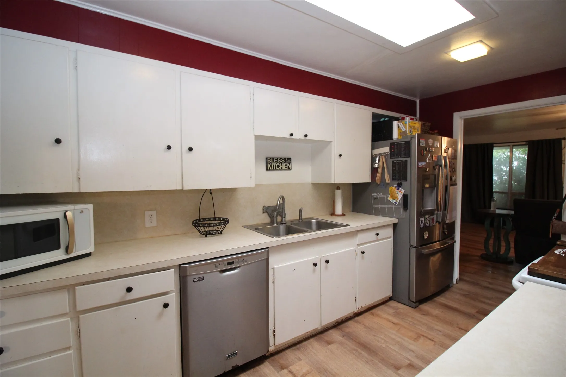 Single Family Residence For Sale in Knox County , 810 W Eden Street, Munday, Texas 76371, 3 Bedroom, 2 Bathroom, Garage spaces, 1,487 Sqft, built in 1970, mls#21249108, Real Estate Agent in Munday, Homes For Sale in Knox county, Homes For Sale in Munday, Realtor in Munday Texas, Real Estate Brokerage Independent Realty Texas, Luminita Cordes Realtor