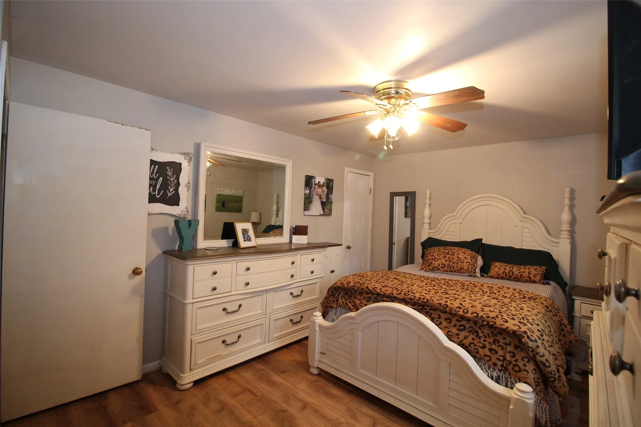 Single Family Residence For Sale in Knox County , 810 W Eden Street, Munday, Texas 76371, 3 Bedroom, 2 Bathroom, Garage spaces, 1,487 Sqft, built in 1970, mls#21249108, Real Estate Agent in Munday, Homes For Sale in Knox county, Homes For Sale in Munday, Realtor in Munday Texas, Real Estate Brokerage Independent Realty Texas, Luminita Cordes Realtor