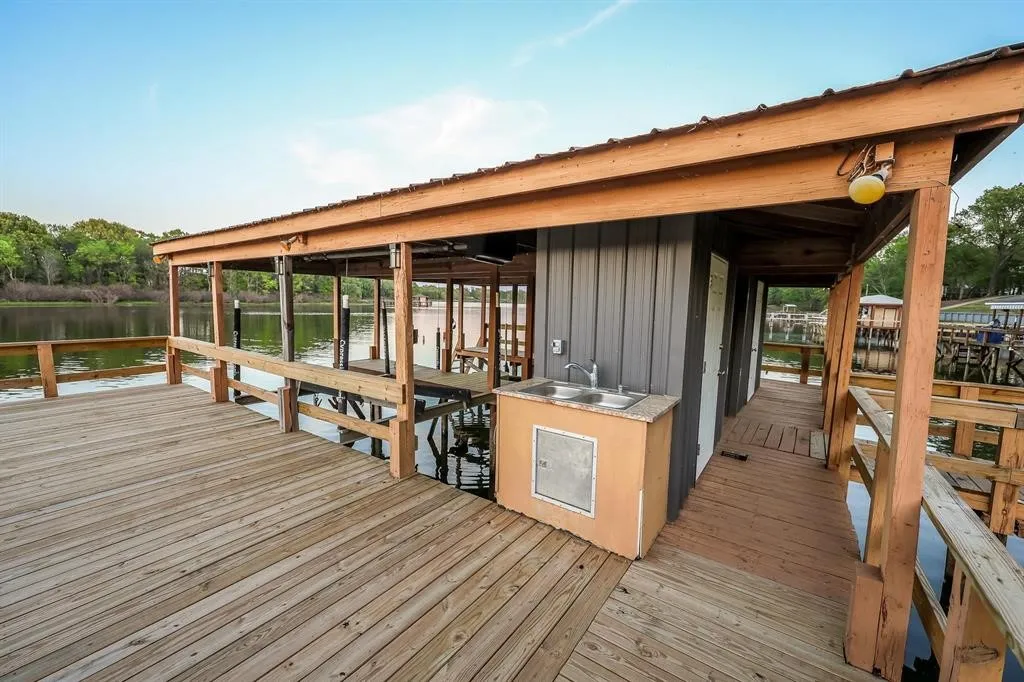 Single Family Residence For Sale in Wood County , 600 CR 1503, Alba, Texas 75410, 4 Bedroom, 4 Bathroom, 2 Garage spaces, 3,114 Sqft, built in 2008, Price $629,750, mls#21250250, Real Estate Agent in Alba, Homes For Sale in Wood county, Homes For Sale in Alba, Realtor in Alba Texas, Real Estate Brokerage Independent Realty Texas, Luminita Cordes Realtor