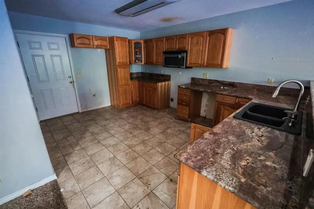 Single Family Residence For Sale in Wood County , 600 CR 1503, Alba, Texas 75410, 4 Bedroom, 4 Bathroom, 2 Garage spaces, 3,114 Sqft, built in 2008, Price $629,750, mls#21250250, Real Estate Agent in Alba, Homes For Sale in Wood county, Homes For Sale in Alba, Realtor in Alba Texas, Real Estate Brokerage Independent Realty Texas, Luminita Cordes Realtor