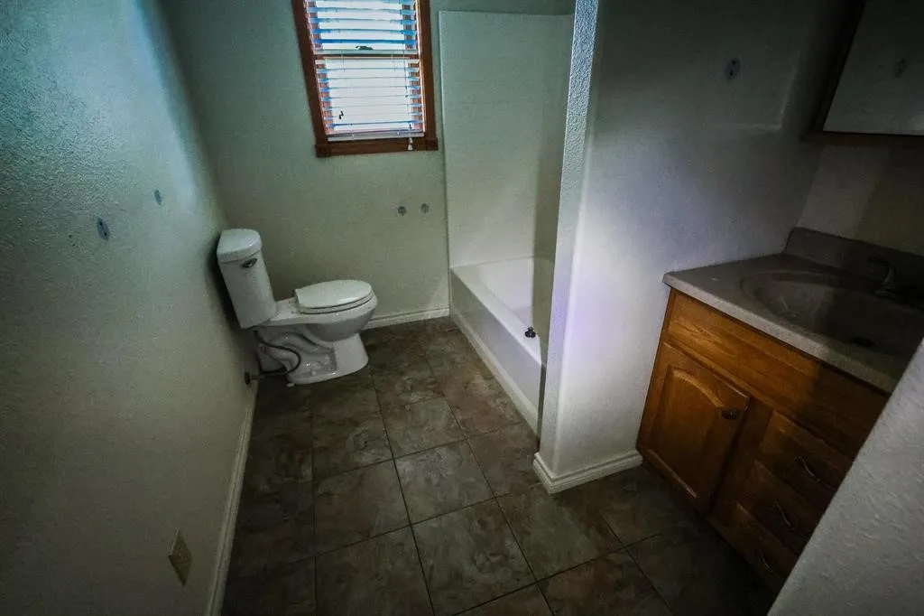 Single Family Residence For Sale in Wood County , 600 CR 1503, Alba, Texas 75410, 4 Bedroom, 4 Bathroom, 2 Garage spaces, 3,114 Sqft, built in 2008, Price $629,750, mls#21250250, Real Estate Agent in Alba, Homes For Sale in Wood county, Homes For Sale in Alba, Realtor in Alba Texas, Real Estate Brokerage Independent Realty Texas, Luminita Cordes Realtor