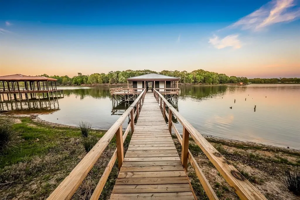 Single Family Residence For Sale in Wood County , 600 CR 1503, Alba, Texas 75410, 4 Bedroom, 4 Bathroom, 2 Garage spaces, 3,114 Sqft, built in 2008, Price $629,750, mls#21250250, Real Estate Agent in Alba, Homes For Sale in Wood county, Homes For Sale in Alba, Realtor in Alba Texas, Real Estate Brokerage Independent Realty Texas, Luminita Cordes Realtor