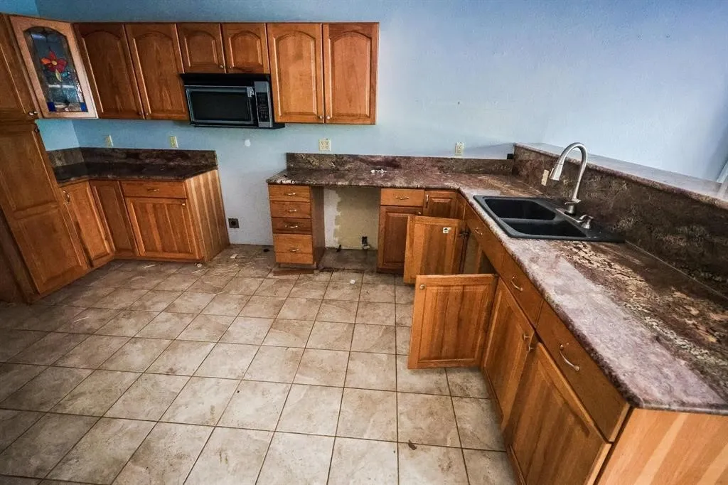 Single Family Residence For Sale in Wood County , 600 CR 1503, Alba, Texas 75410, 4 Bedroom, 4 Bathroom, 2 Garage spaces, 3,114 Sqft, built in 2008, Price $629,750, mls#21250250, Real Estate Agent in Alba, Homes For Sale in Wood county, Homes For Sale in Alba, Realtor in Alba Texas, Real Estate Brokerage Independent Realty Texas, Luminita Cordes Realtor