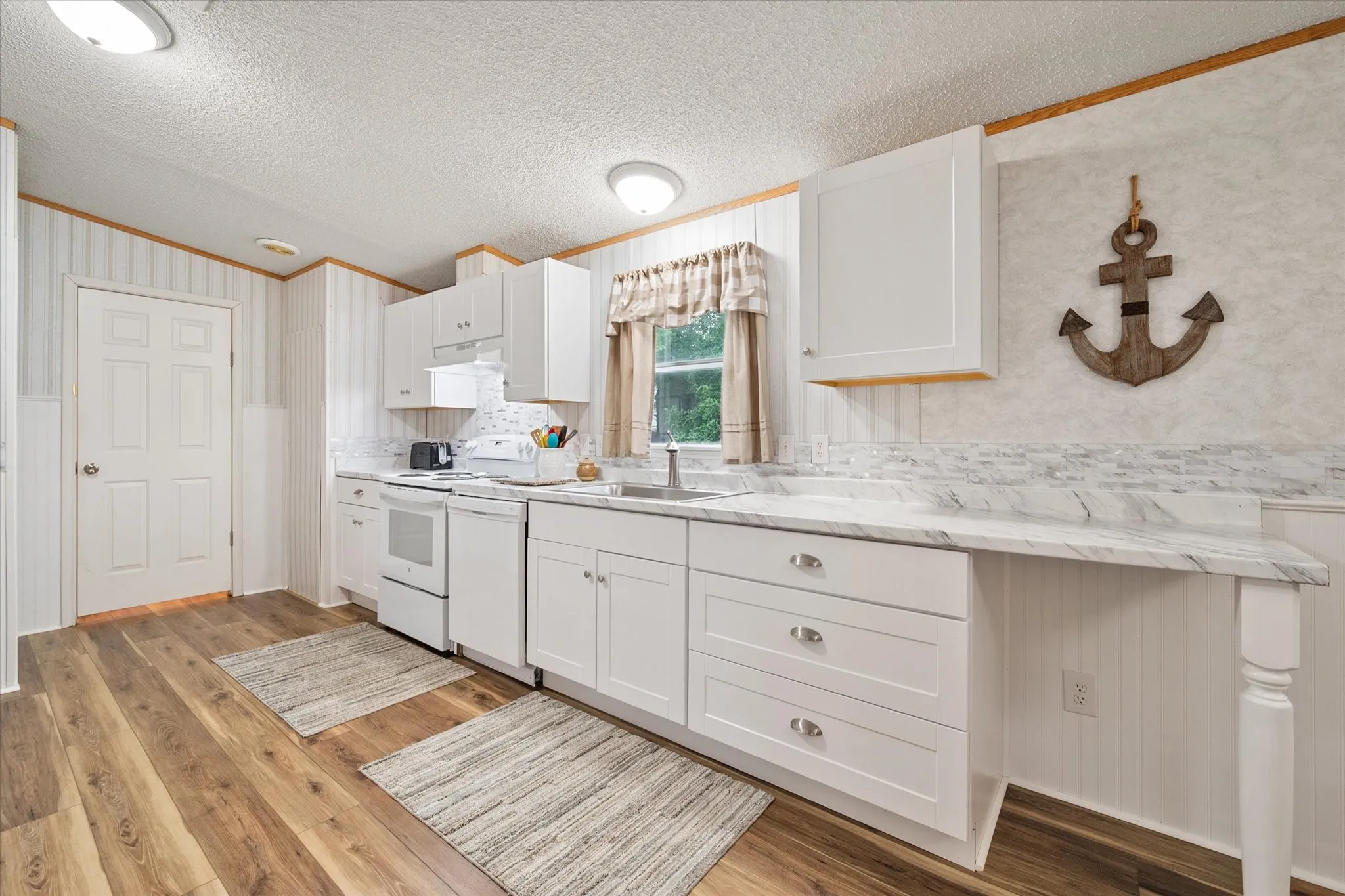 Single Family Residence For Sale in Henderson County , 510 Nob Hill Lane, Seven Points, Texas 75143, 4 Bedroom, 2 Bathroom, Garage spaces, 1,568 Sqft, built in 2005, mls#21249751, Real Estate Agent in Seven Points, Homes For Sale in Henderson county, Homes For Sale in Seven Points, Realtor in Seven Points Texas, Real Estate Brokerage Independent Realty Texas, Luminita Cordes Realtor