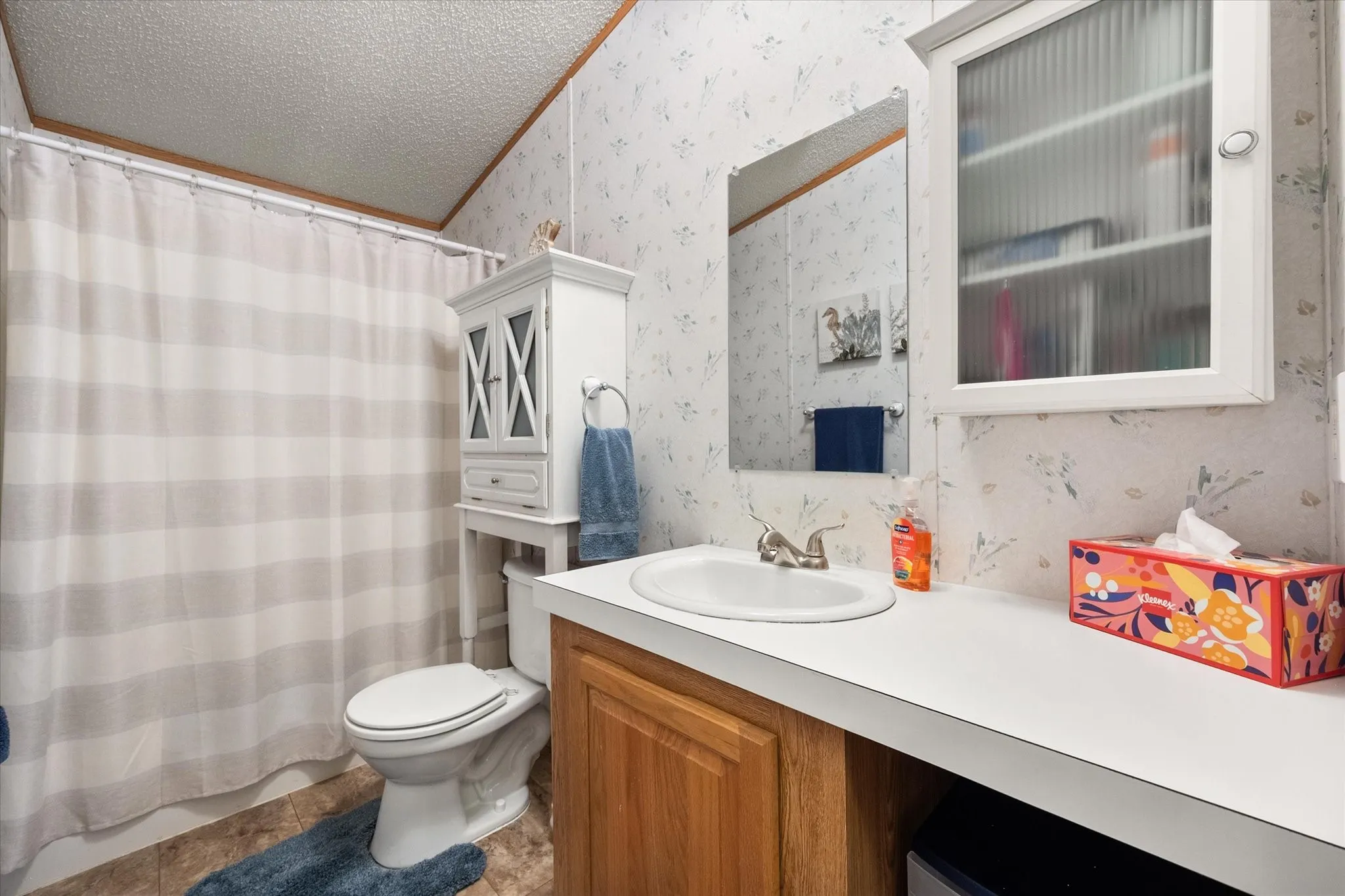Single Family Residence For Sale in Henderson County , 510 Nob Hill Lane, Seven Points, Texas 75143, 4 Bedroom, 2 Bathroom, Garage spaces, 1,568 Sqft, built in 2005, mls#21249751, Real Estate Agent in Seven Points, Homes For Sale in Henderson county, Homes For Sale in Seven Points, Realtor in Seven Points Texas, Real Estate Brokerage Independent Realty Texas, Luminita Cordes Realtor