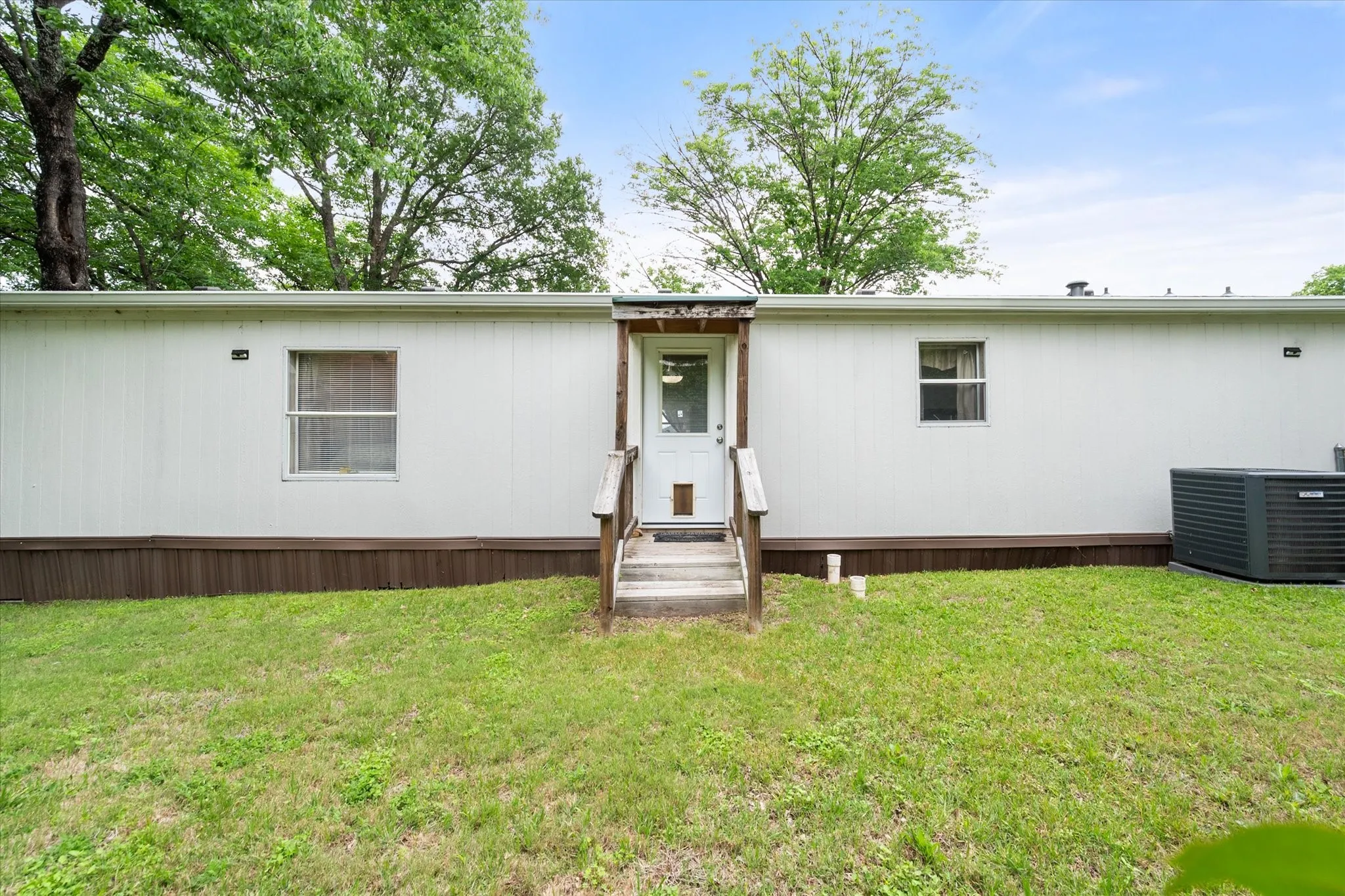 Single Family Residence For Sale in Henderson County , 510 Nob Hill Lane, Seven Points, Texas 75143, 4 Bedroom, 2 Bathroom, Garage spaces, 1,568 Sqft, built in 2005, mls#21249751, Real Estate Agent in Seven Points, Homes For Sale in Henderson county, Homes For Sale in Seven Points, Realtor in Seven Points Texas, Real Estate Brokerage Independent Realty Texas, Luminita Cordes Realtor