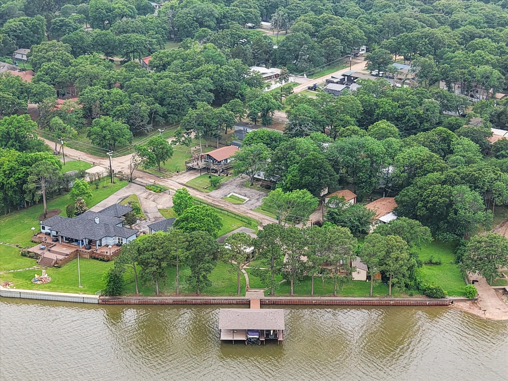 Single Family Residence For Sale in Henderson County , 510 Nob Hill Lane, Seven Points, Texas 75143, 4 Bedroom, 2 Bathroom, Garage spaces, 1,568 Sqft, built in 2005, mls#21249751, Real Estate Agent in Seven Points, Homes For Sale in Henderson county, Homes For Sale in Seven Points, Realtor in Seven Points Texas, Real Estate Brokerage Independent Realty Texas, Luminita Cordes Realtor