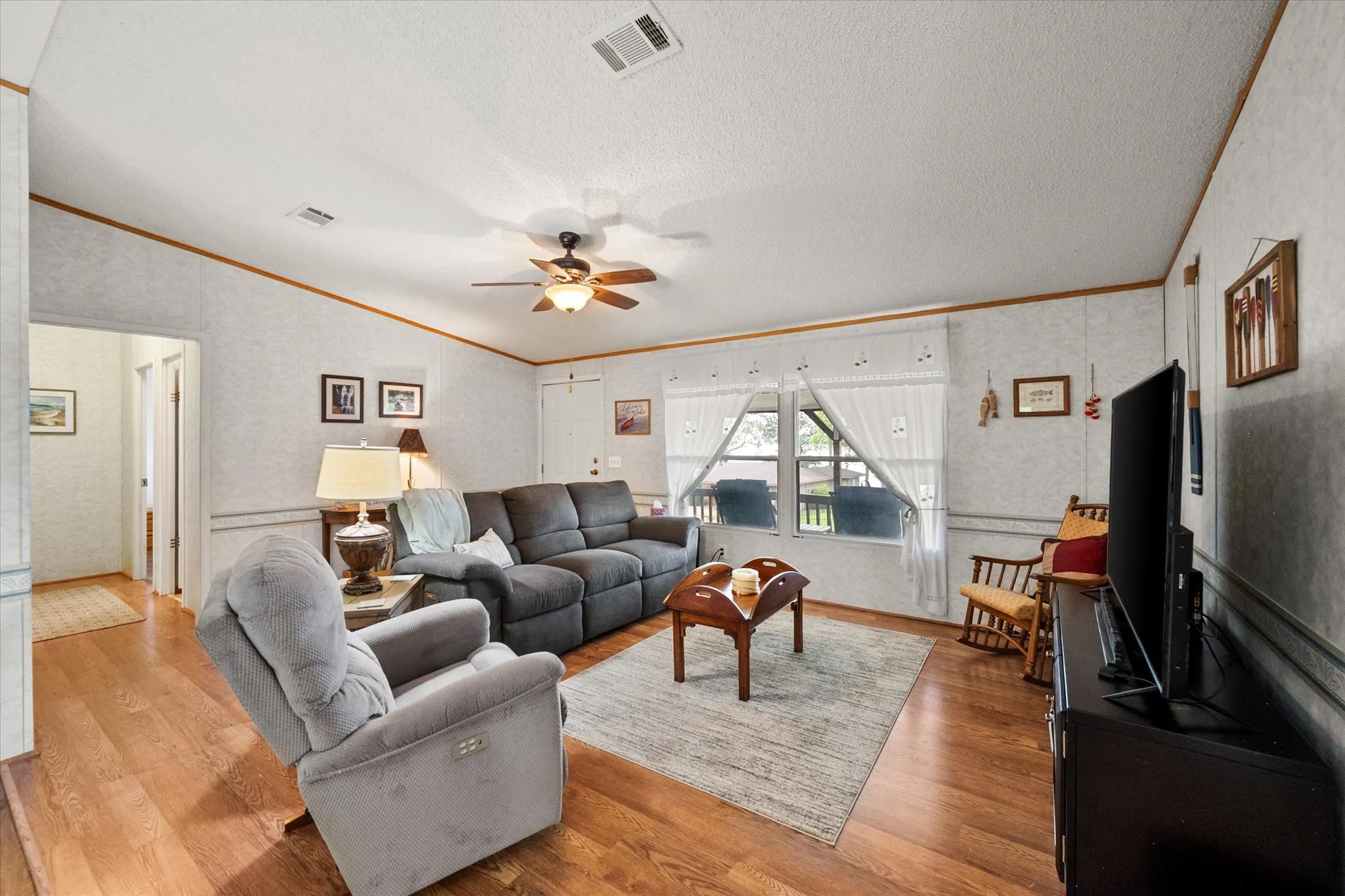 Single Family Residence For Sale in Henderson County , 510 Nob Hill Lane, Seven Points, Texas 75143, 4 Bedroom, 2 Bathroom, Garage spaces, 1,568 Sqft, built in 2005, mls#21249751, Real Estate Agent in Seven Points, Homes For Sale in Henderson county, Homes For Sale in Seven Points, Realtor in Seven Points Texas, Real Estate Brokerage Independent Realty Texas, Luminita Cordes Realtor