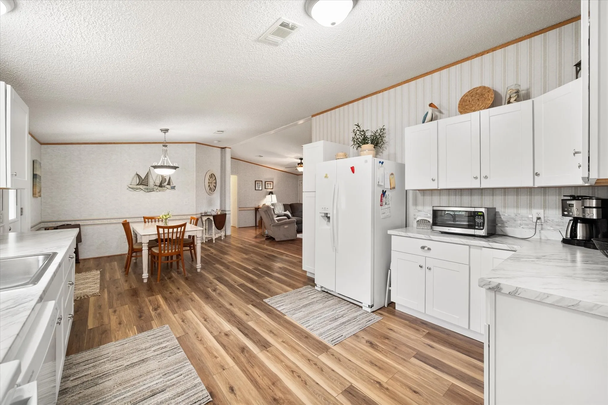 Single Family Residence For Sale in Henderson County , 510 Nob Hill Lane, Seven Points, Texas 75143, 4 Bedroom, 2 Bathroom, Garage spaces, 1,568 Sqft, built in 2005, mls#21249751, Real Estate Agent in Seven Points, Homes For Sale in Henderson county, Homes For Sale in Seven Points, Realtor in Seven Points Texas, Real Estate Brokerage Independent Realty Texas, Luminita Cordes Realtor