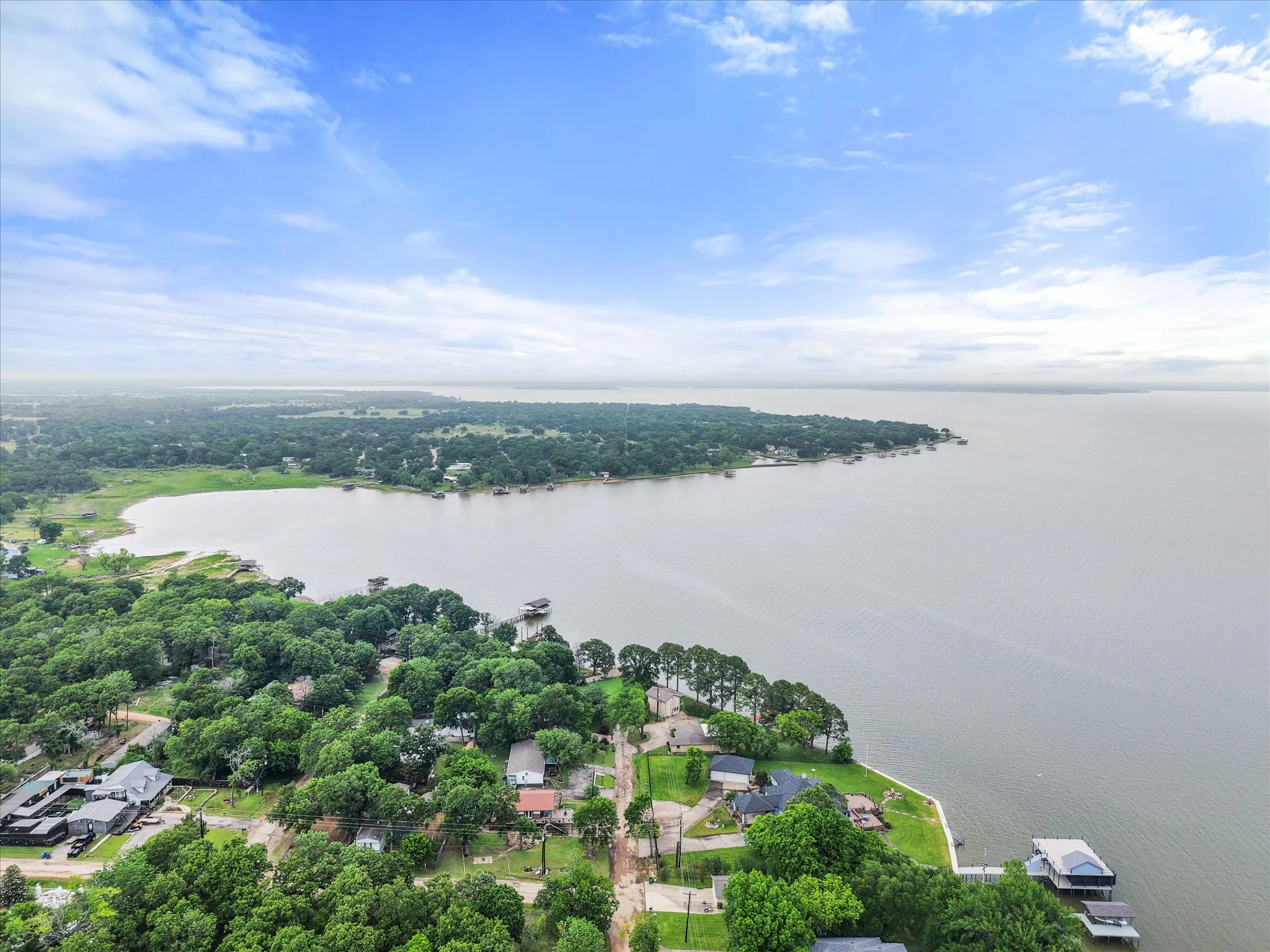 Single Family Residence For Sale in Henderson County , 510 Nob Hill Lane, Seven Points, Texas 75143, 4 Bedroom, 2 Bathroom, Garage spaces, 1,568 Sqft, built in 2005, mls#21249751, Real Estate Agent in Seven Points, Homes For Sale in Henderson county, Homes For Sale in Seven Points, Realtor in Seven Points Texas, Real Estate Brokerage Independent Realty Texas, Luminita Cordes Realtor
