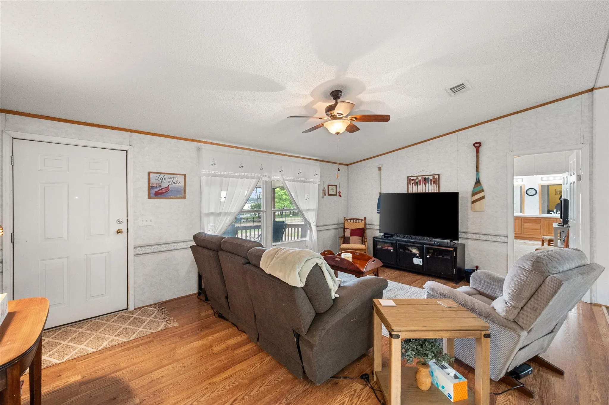 Single Family Residence For Sale in Henderson County , 510 Nob Hill Lane, Seven Points, Texas 75143, 4 Bedroom, 2 Bathroom, Garage spaces, 1,568 Sqft, built in 2005, mls#21249751, Real Estate Agent in Seven Points, Homes For Sale in Henderson county, Homes For Sale in Seven Points, Realtor in Seven Points Texas, Real Estate Brokerage Independent Realty Texas, Luminita Cordes Realtor