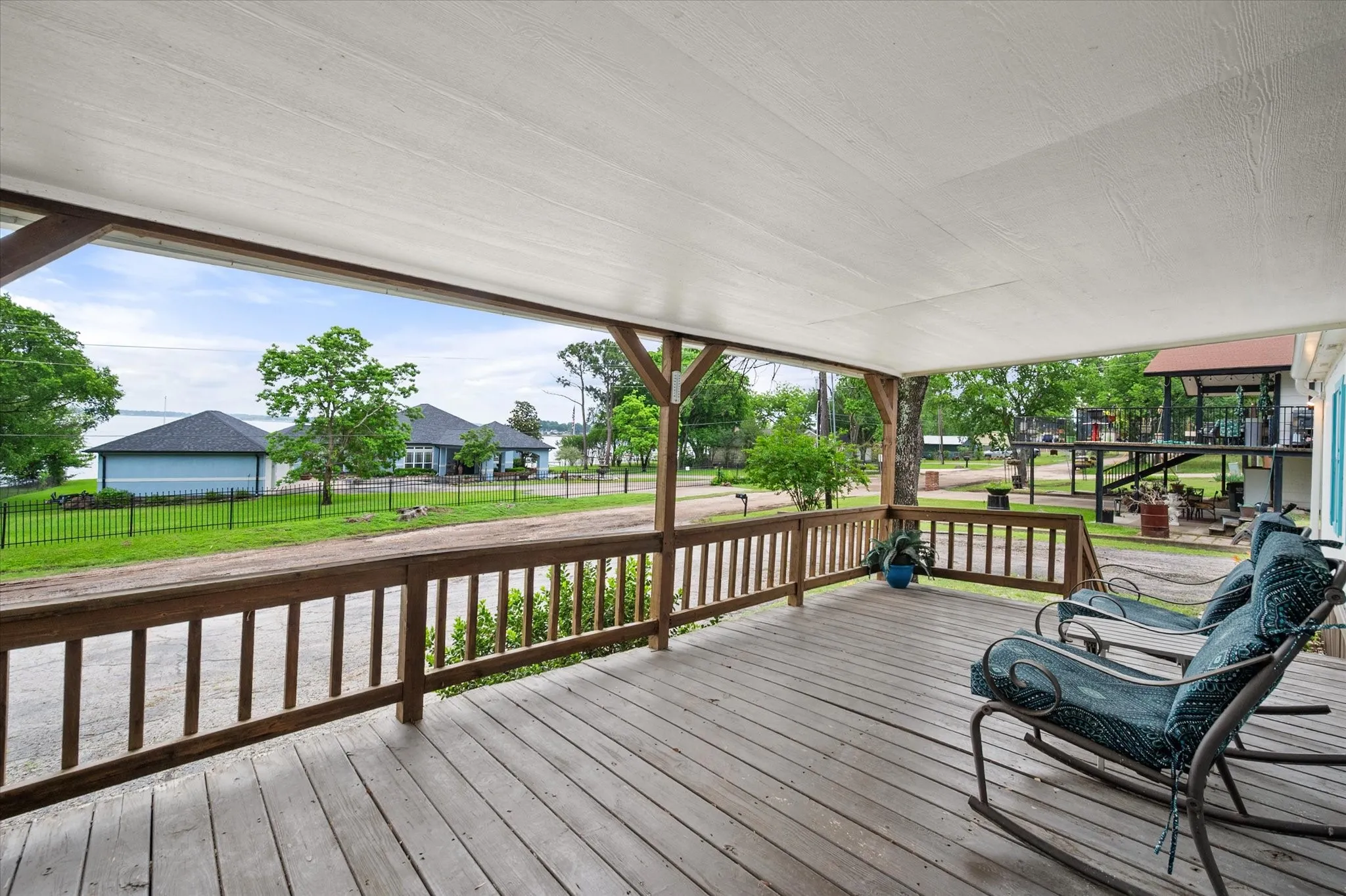 Single Family Residence For Sale in Henderson County , 510 Nob Hill Lane, Seven Points, Texas 75143, 4 Bedroom, 2 Bathroom, Garage spaces, 1,568 Sqft, built in 2005, mls#21249751, Real Estate Agent in Seven Points, Homes For Sale in Henderson county, Homes For Sale in Seven Points, Realtor in Seven Points Texas, Real Estate Brokerage Independent Realty Texas, Luminita Cordes Realtor