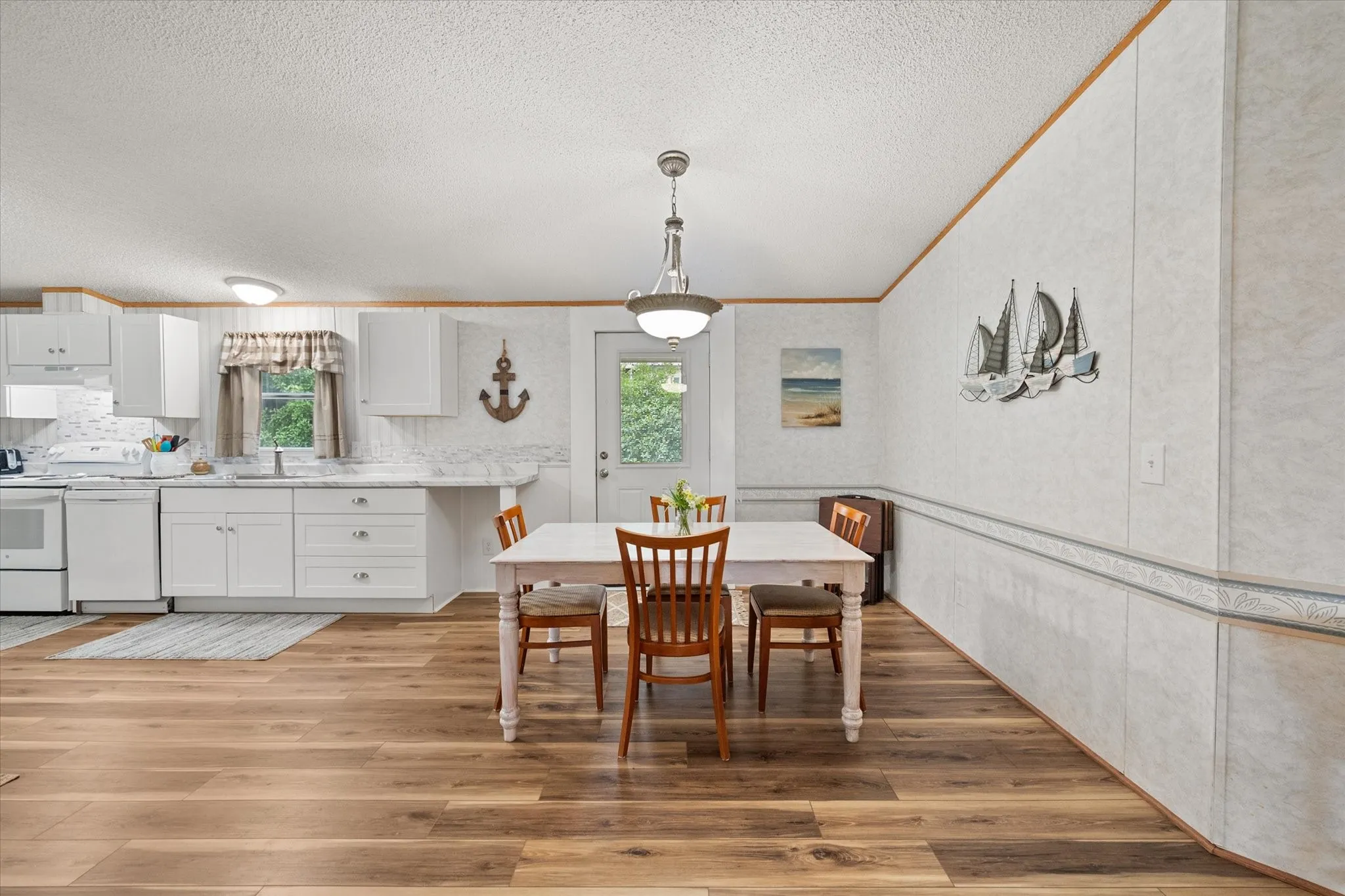 Single Family Residence For Sale in Henderson County , 510 Nob Hill Lane, Seven Points, Texas 75143, 4 Bedroom, 2 Bathroom, Garage spaces, 1,568 Sqft, built in 2005, mls#21249751, Real Estate Agent in Seven Points, Homes For Sale in Henderson county, Homes For Sale in Seven Points, Realtor in Seven Points Texas, Real Estate Brokerage Independent Realty Texas, Luminita Cordes Realtor