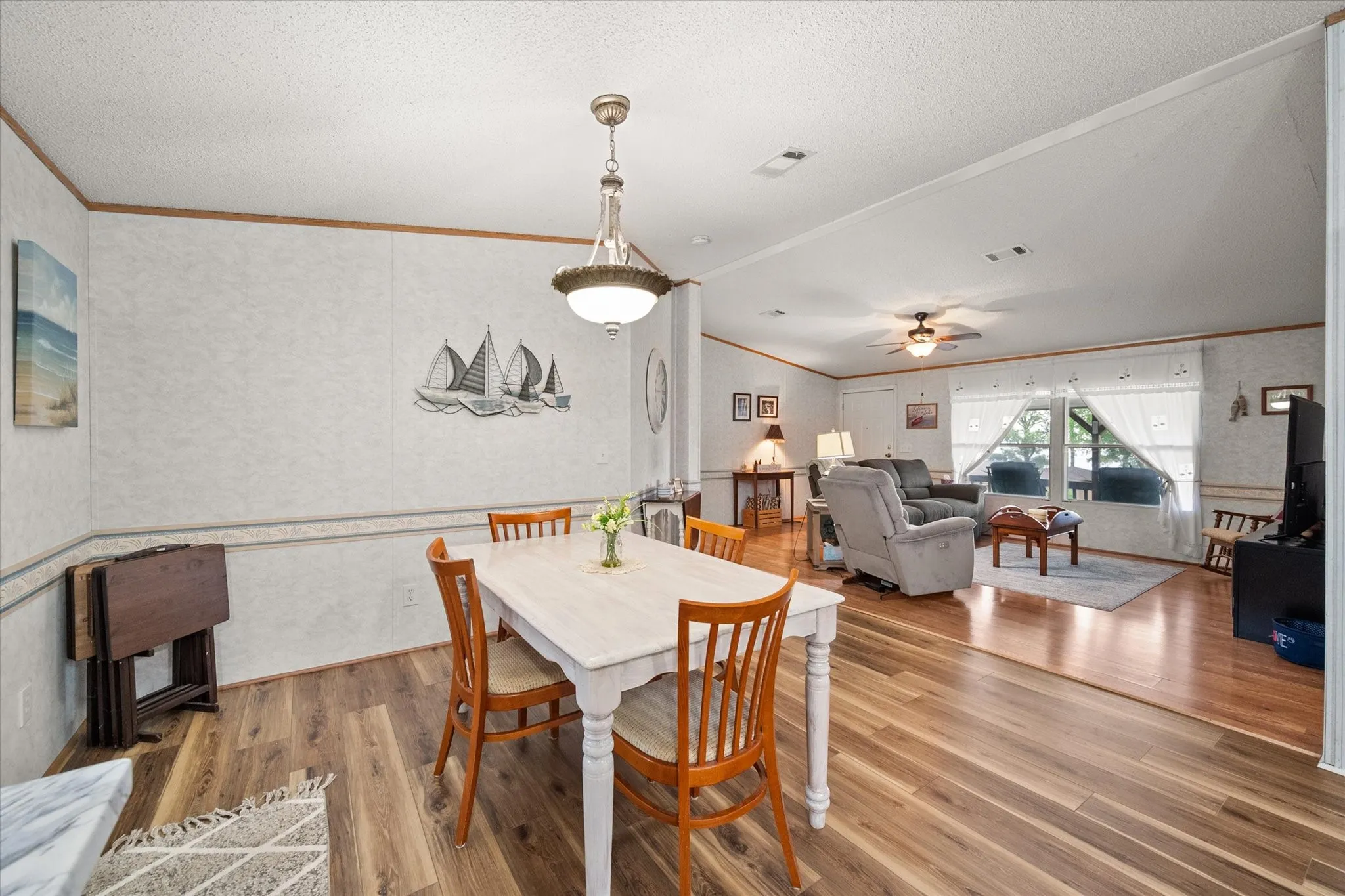 Single Family Residence For Sale in Henderson County , 510 Nob Hill Lane, Seven Points, Texas 75143, 4 Bedroom, 2 Bathroom, Garage spaces, 1,568 Sqft, built in 2005, mls#21249751, Real Estate Agent in Seven Points, Homes For Sale in Henderson county, Homes For Sale in Seven Points, Realtor in Seven Points Texas, Real Estate Brokerage Independent Realty Texas, Luminita Cordes Realtor