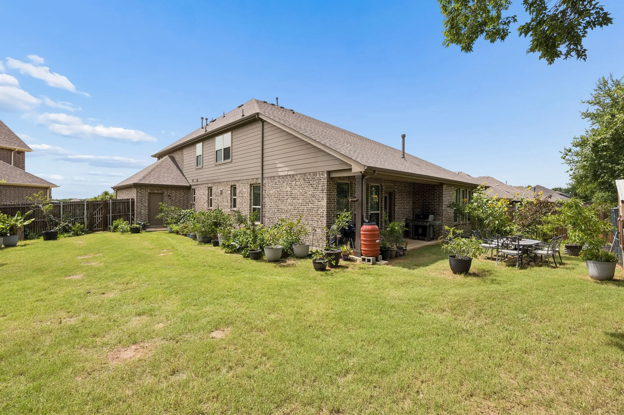 Single Family Residence For Sale in Denton County , 220 Virginia Lane, Hickory Creek, Texas 75065, 4 Bedroom, 4 Bathroom, 3 Garage spaces, 3,675 Sqft, built in 2020, Preowned, mls#21201001, Real Estate Agent in Hickory Creek, Homes For Sale in Denton county, Homes For Sale in Hickory Creek, Realtor in Hickory Creek Texas, Real Estate Brokerage Independent Realty Texas, Luminita Cordes Realtor