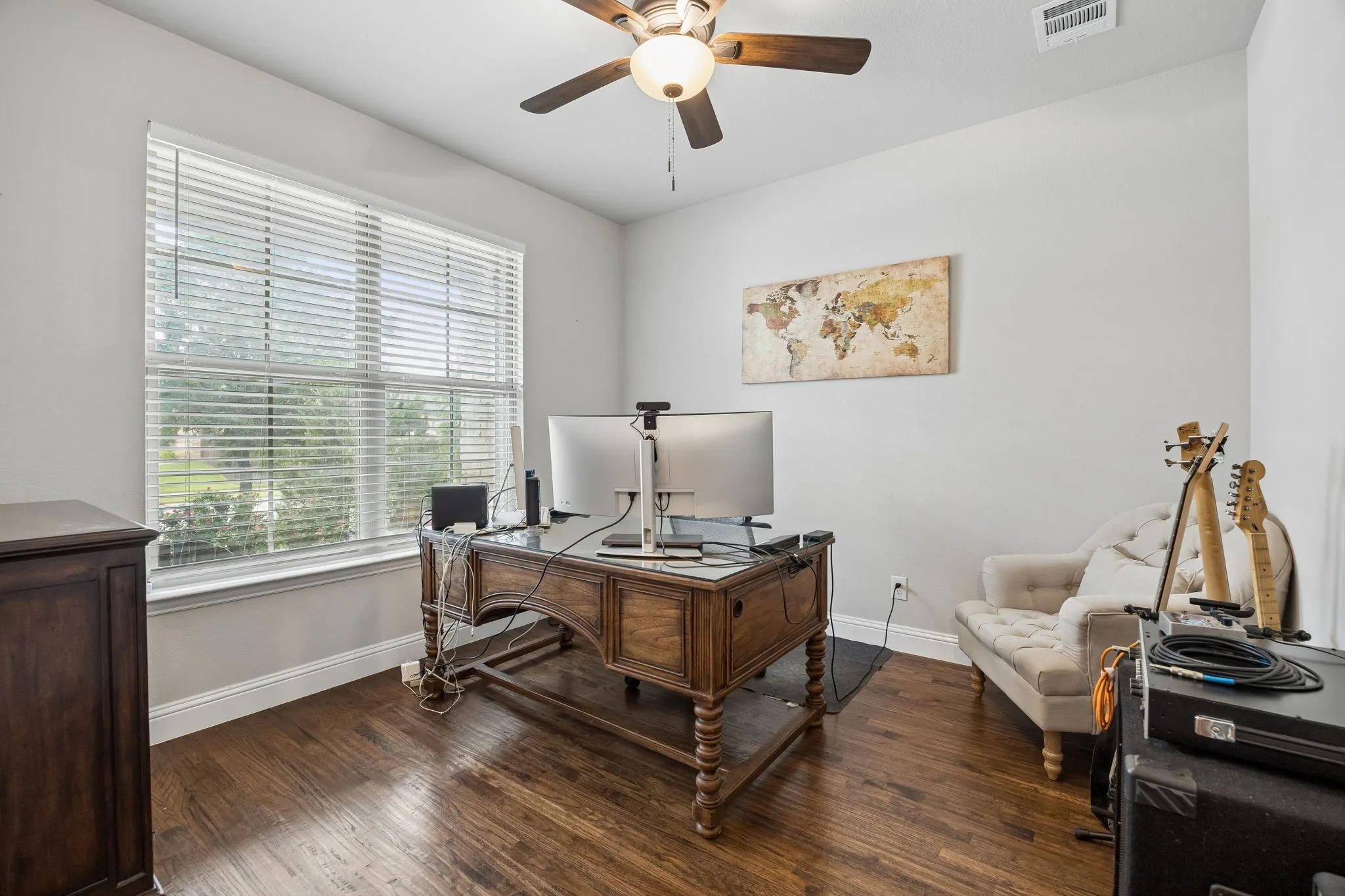 Single Family Residence For Sale in Denton County , 220 Virginia Lane, Hickory Creek, Texas 75065, 4 Bedroom, 4 Bathroom, 3 Garage spaces, 3,675 Sqft, built in 2020, Preowned, mls#21201001, Real Estate Agent in Hickory Creek, Homes For Sale in Denton county, Homes For Sale in Hickory Creek, Realtor in Hickory Creek Texas, Real Estate Brokerage Independent Realty Texas, Luminita Cordes Realtor