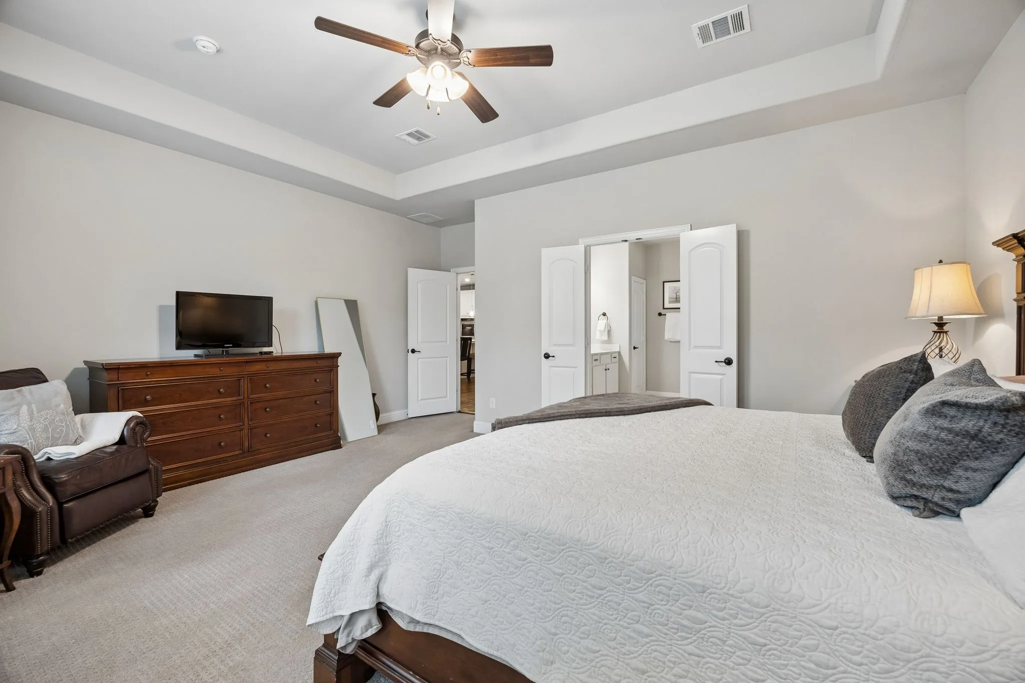Single Family Residence For Sale in Denton County , 220 Virginia Lane, Hickory Creek, Texas 75065, 4 Bedroom, 4 Bathroom, 3 Garage spaces, 3,675 Sqft, built in 2020, Preowned, mls#21201001, Real Estate Agent in Hickory Creek, Homes For Sale in Denton county, Homes For Sale in Hickory Creek, Realtor in Hickory Creek Texas, Real Estate Brokerage Independent Realty Texas, Luminita Cordes Realtor