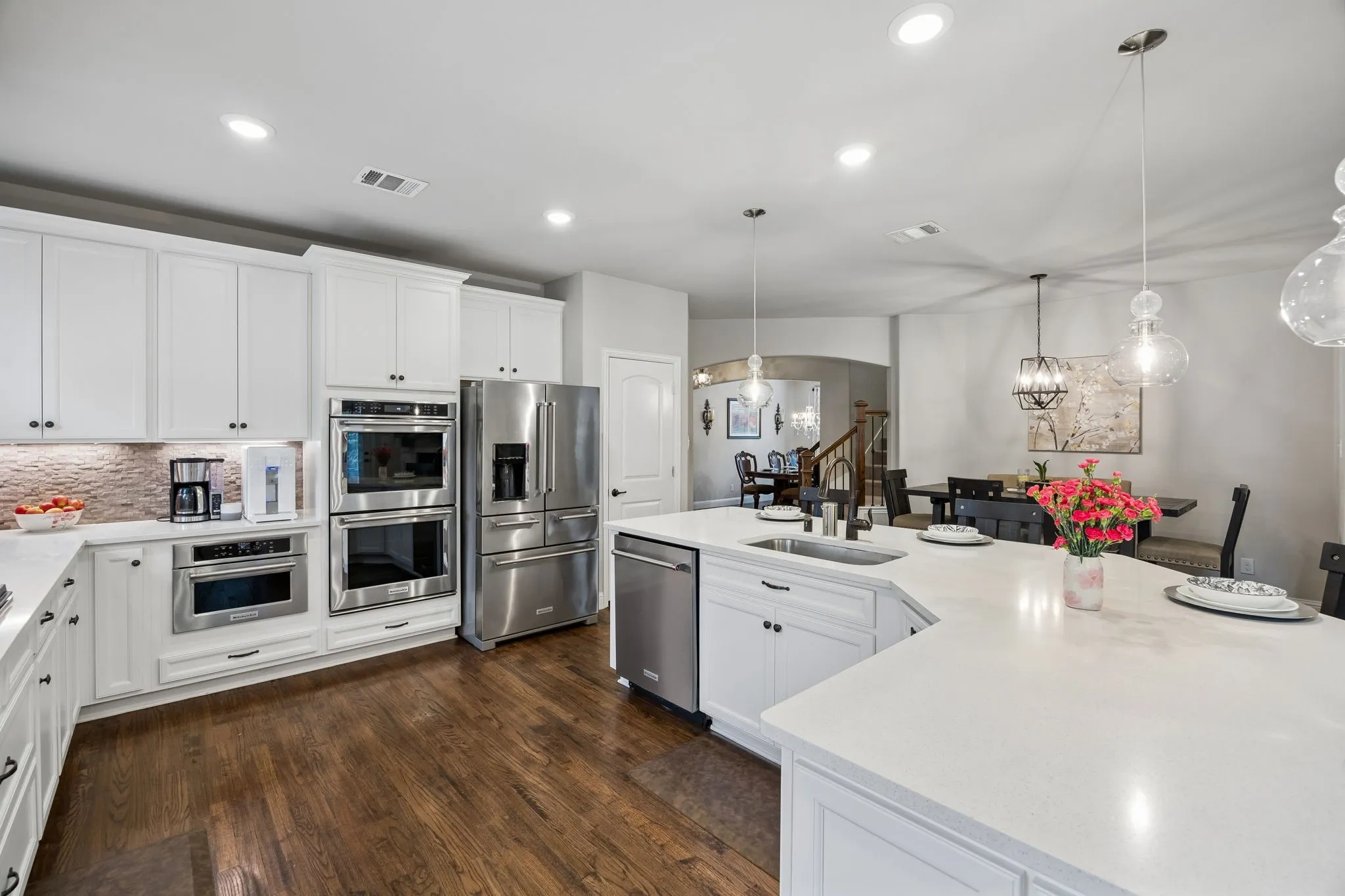 Single Family Residence For Sale in Denton County , 220 Virginia Lane, Hickory Creek, Texas 75065, 4 Bedroom, 4 Bathroom, 3 Garage spaces, 3,675 Sqft, built in 2020, Preowned, mls#21201001, Real Estate Agent in Hickory Creek, Homes For Sale in Denton county, Homes For Sale in Hickory Creek, Realtor in Hickory Creek Texas, Real Estate Brokerage Independent Realty Texas, Luminita Cordes Realtor