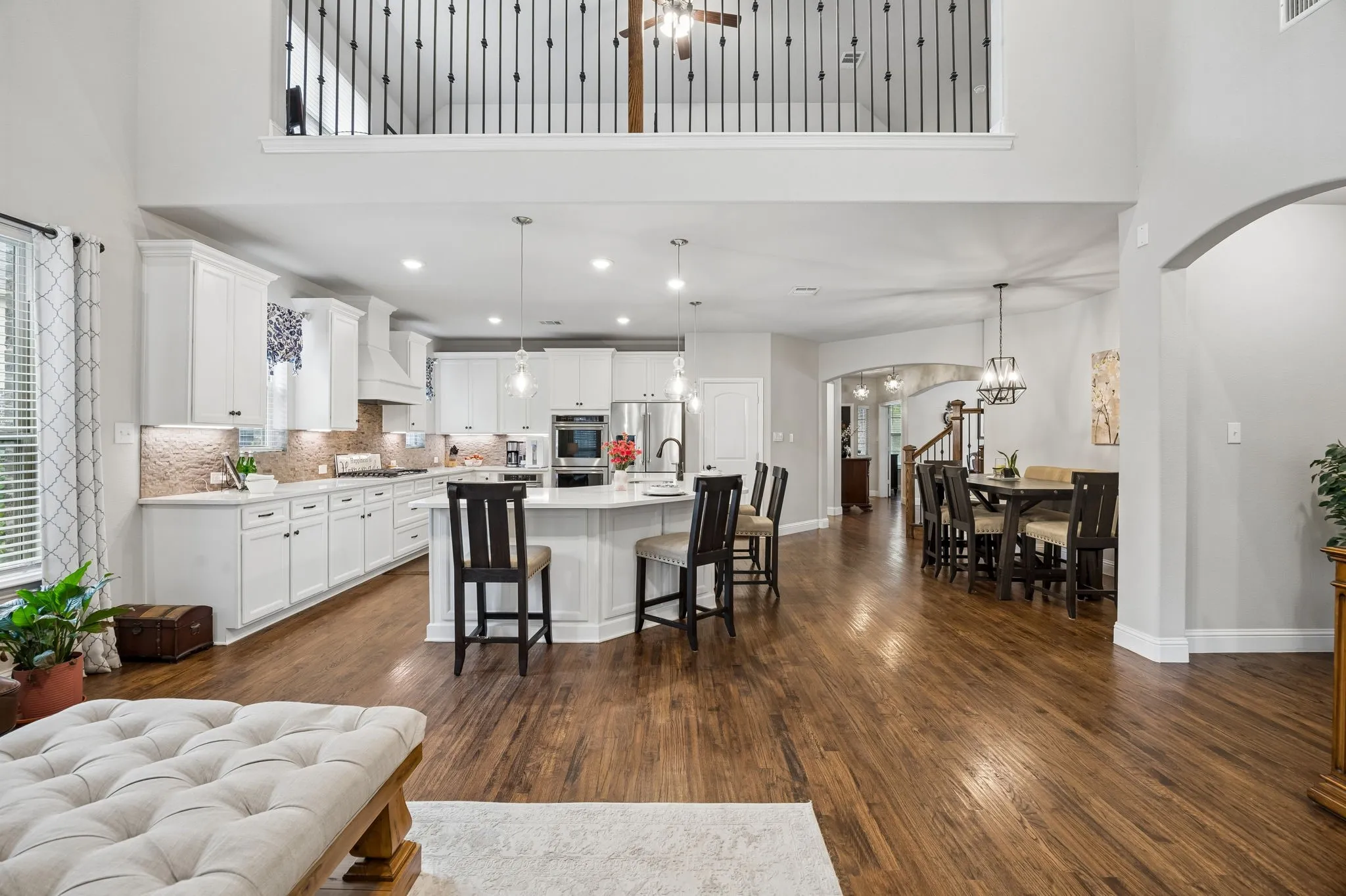 Single Family Residence For Sale in Denton County , 220 Virginia Lane, Hickory Creek, Texas 75065, 4 Bedroom, 4 Bathroom, 3 Garage spaces, 3,675 Sqft, built in 2020, Preowned, mls#21201001, Real Estate Agent in Hickory Creek, Homes For Sale in Denton county, Homes For Sale in Hickory Creek, Realtor in Hickory Creek Texas, Real Estate Brokerage Independent Realty Texas, Luminita Cordes Realtor