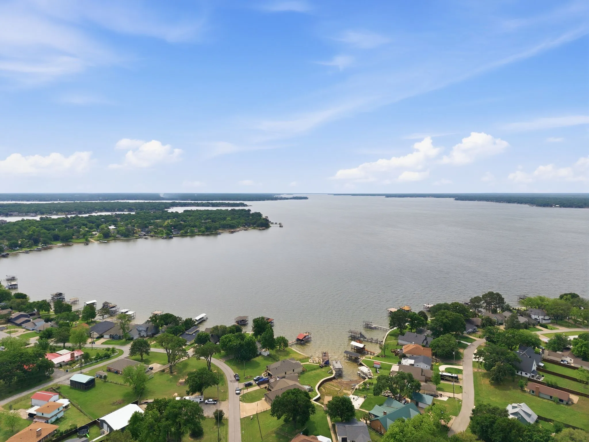 Single Family Residence For Sale in Henderson County , 157 Ocean Drive, Gun Barrel City, Texas 75156, 4 Bedroom, 2 Bathroom, Garage spaces, 1,710 Sqft, built in 1970, Preowned, mls#21245332, Real Estate Agent in Gun Barrel City, Homes For Sale in Henderson county, Homes For Sale in Gun Barrel City, Realtor in Gun Barrel City Texas, Real Estate Brokerage Independent Realty Texas, Luminita Cordes Realtor