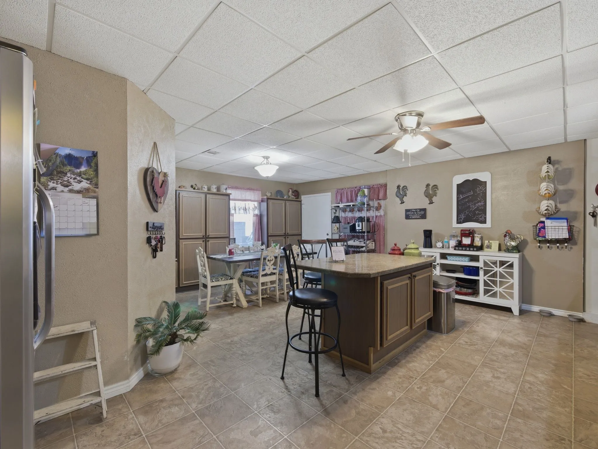 Single Family Residence For Sale in Henderson County , 157 Ocean Drive, Gun Barrel City, Texas 75156, 4 Bedroom, 2 Bathroom, Garage spaces, 1,710 Sqft, built in 1970, Preowned, mls#21245332, Real Estate Agent in Gun Barrel City, Homes For Sale in Henderson county, Homes For Sale in Gun Barrel City, Realtor in Gun Barrel City Texas, Real Estate Brokerage Independent Realty Texas, Luminita Cordes Realtor