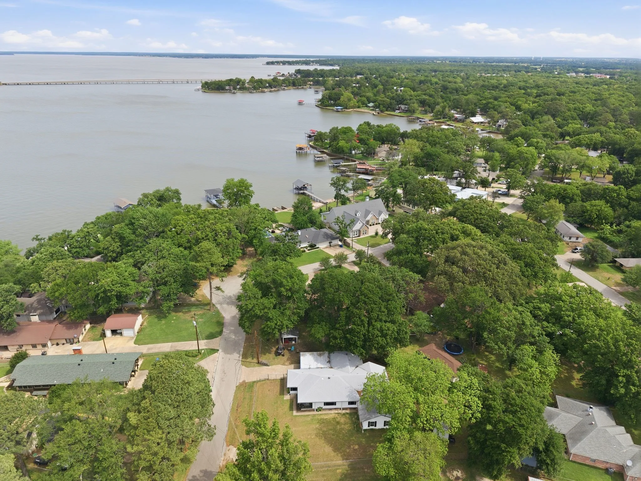 Single Family Residence For Sale in Henderson County , 157 Ocean Drive, Gun Barrel City, Texas 75156, 4 Bedroom, 2 Bathroom, Garage spaces, 1,710 Sqft, built in 1970, Preowned, mls#21245332, Real Estate Agent in Gun Barrel City, Homes For Sale in Henderson county, Homes For Sale in Gun Barrel City, Realtor in Gun Barrel City Texas, Real Estate Brokerage Independent Realty Texas, Luminita Cordes Realtor